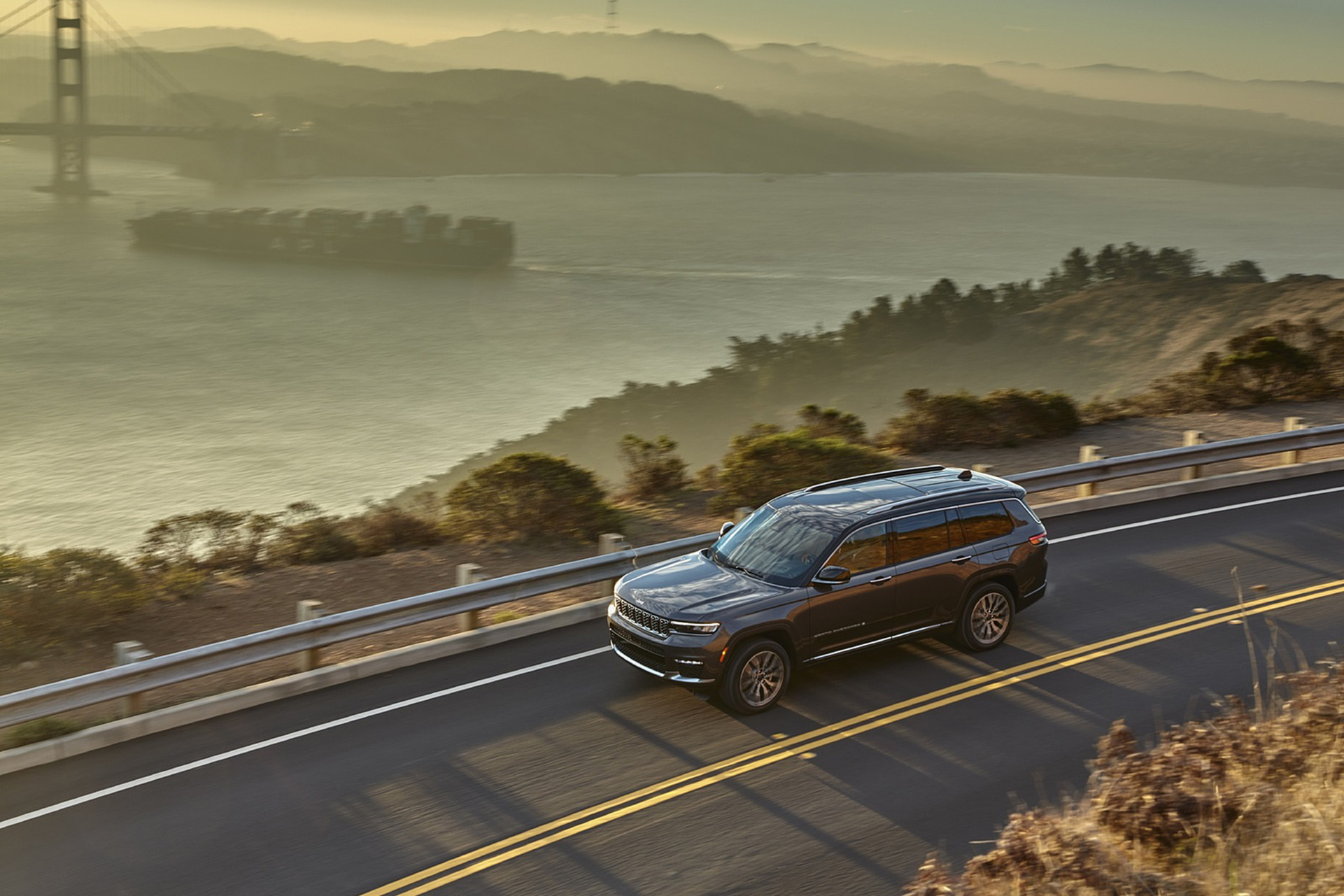 Download 2021 Jeep Grand Cherokee L Summit Reserve - Front Three-Quarter HD Wallpaper 1921x1281 #4