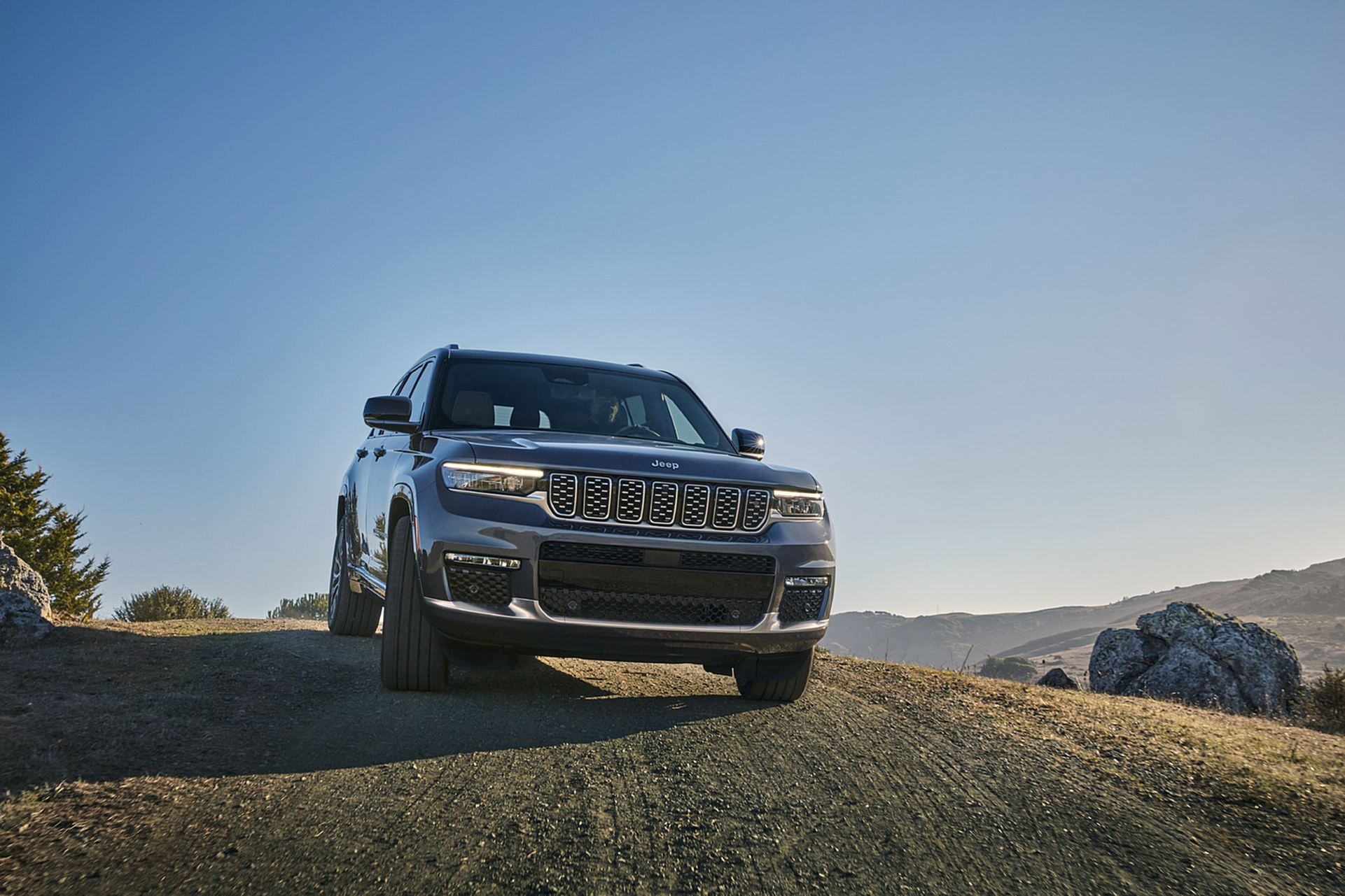 Download 2021 Jeep Grand Cherokee L Summit Reserve - Front HD Wallpaper 1921x1281 #27