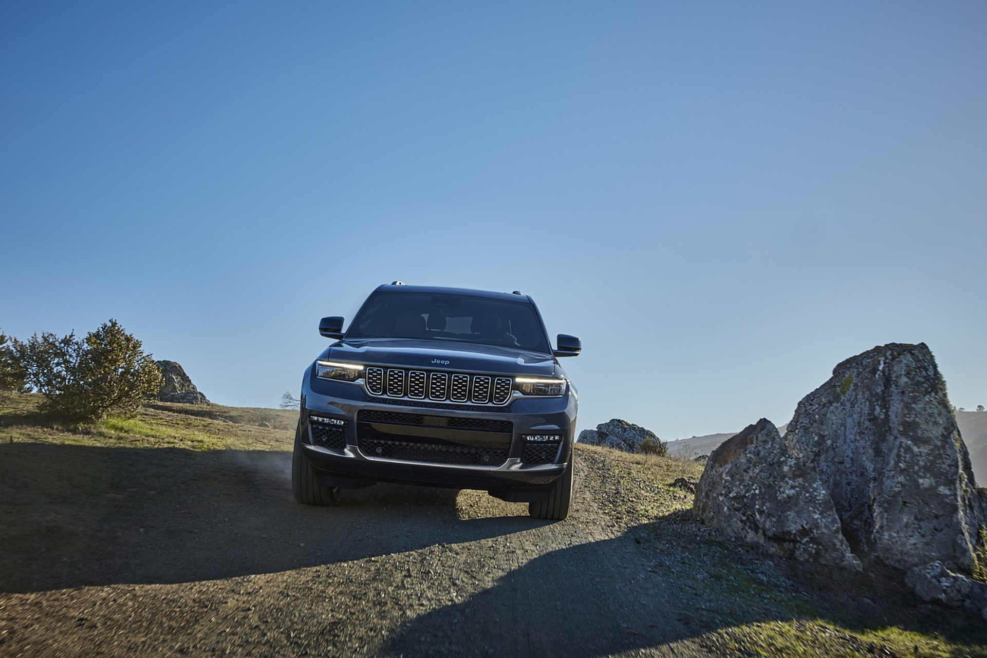 Download 2021 Jeep Grand Cherokee L Summit Reserve - Front HD Wallpaper 1921x1281 #22