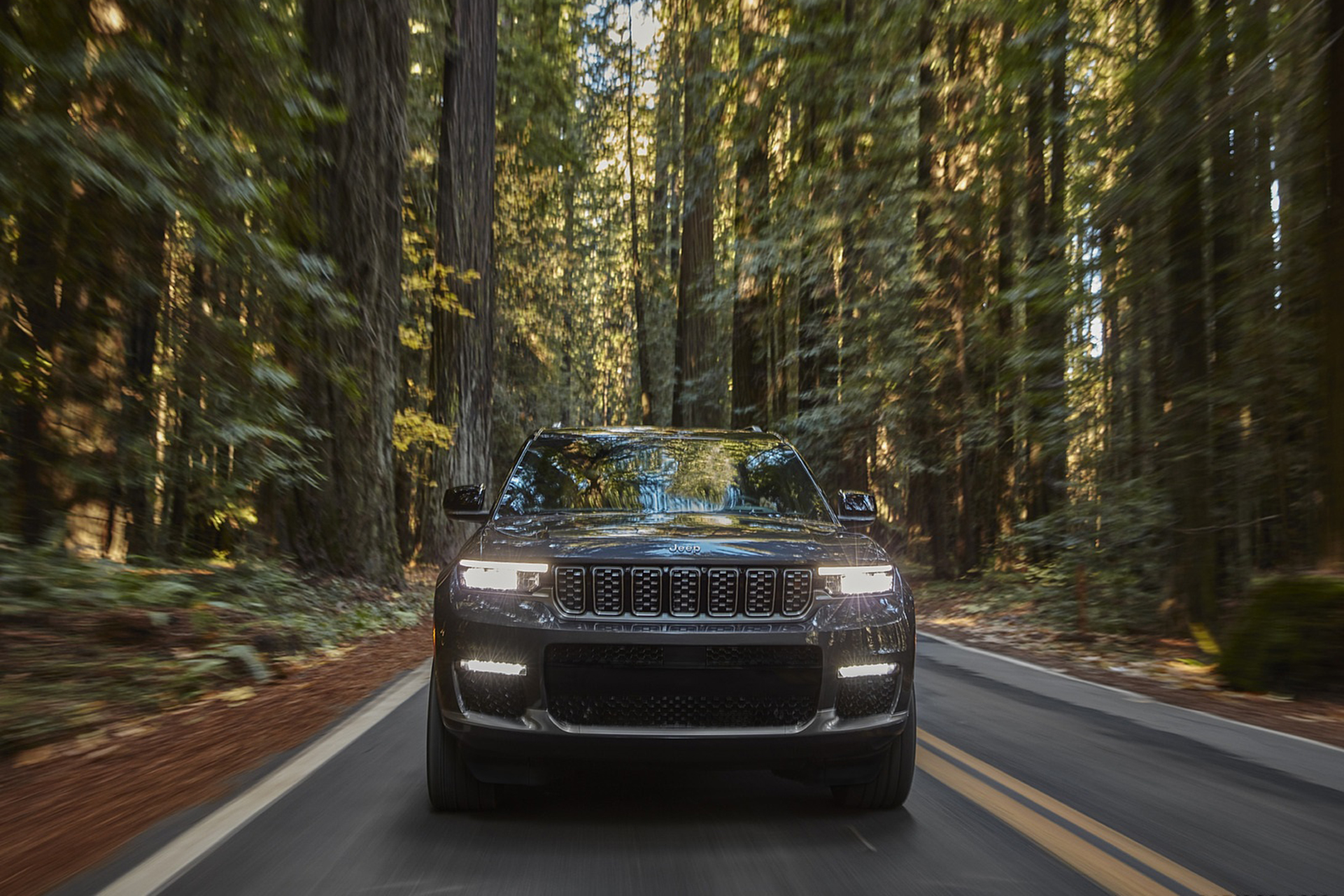 Download 2021 Jeep Grand Cherokee L Summit Reserve - Front HD Wallpaper 1921x1281 #15