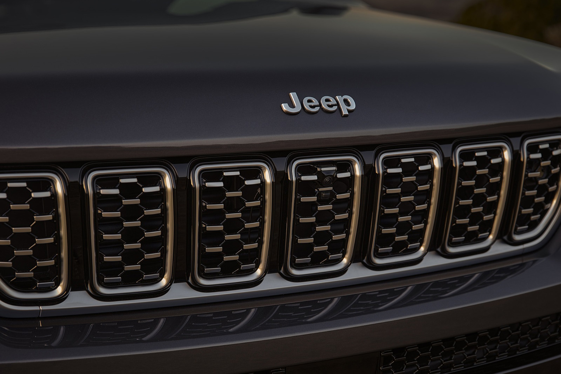Download 2021 Jeep Grand Cherokee L Summit Reserve - Grill HD Wallpaper 1921x1280 #60