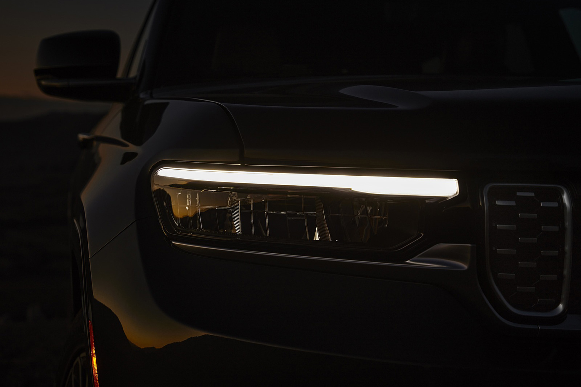 Download 2021 Jeep Grand Cherokee L Summit Reserve - Headlight HD Wallpaper 1921x1280 #64