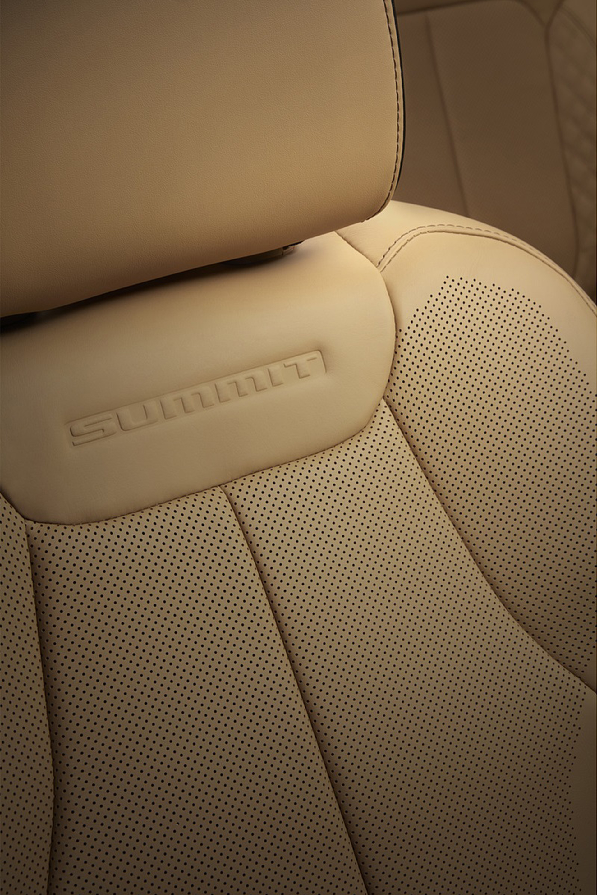 Download 2021 Jeep Grand Cherokee L Summit Reserve - Interior, Front Seats HD Phone Wallpaper 1921x2880 #89