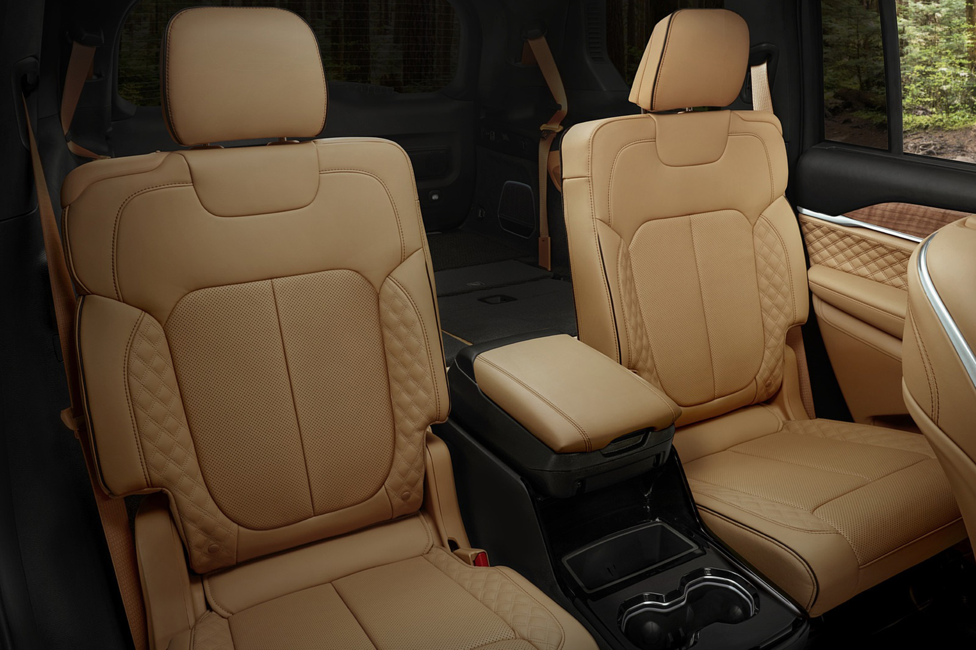 Download 2021 Jeep Grand Cherokee L Summit Reserve - Interior, Rear Seats HD Wallpaper 1921x1280 #90