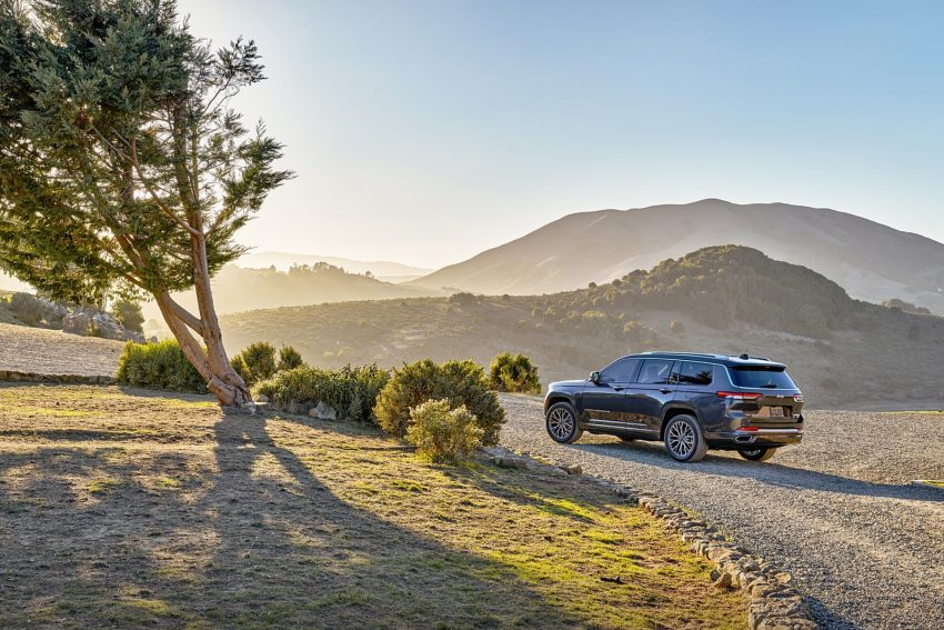 2021 Jeep Grand Cherokee L Summit Reserve - Rear Three-Quarter Wallpaper 850x567 #37