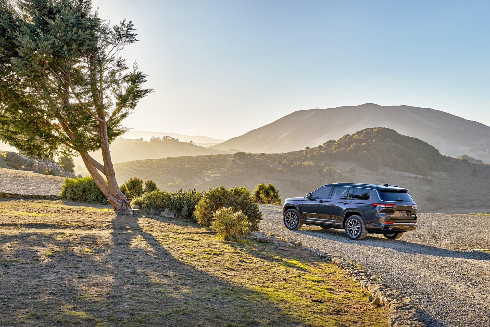 Download 2021 Jeep Grand Cherokee L Summit Reserve - Rear Three-Quarter HD Wallpaper 1921x1281 #37