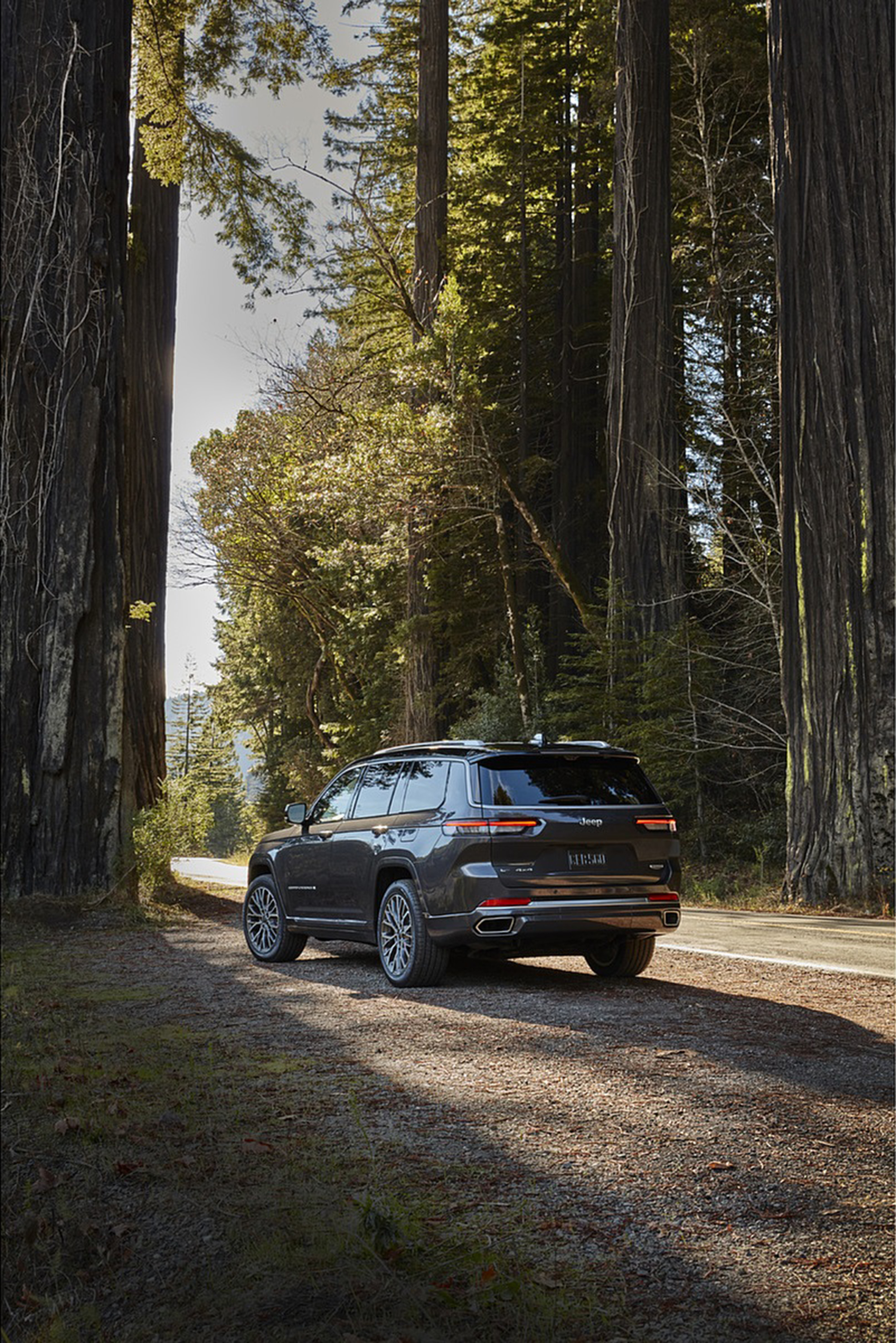 Download 2021 Jeep Grand Cherokee L Summit Reserve - Rear Three-Quarter HD Phone Wallpaper 1921x2878 #23
