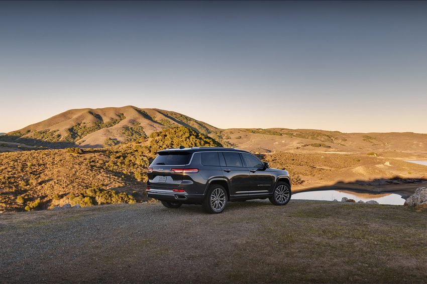 2021 Jeep Grand Cherokee L Summit Reserve - Rear Three-Quarter Wallpaper 850x567 #40