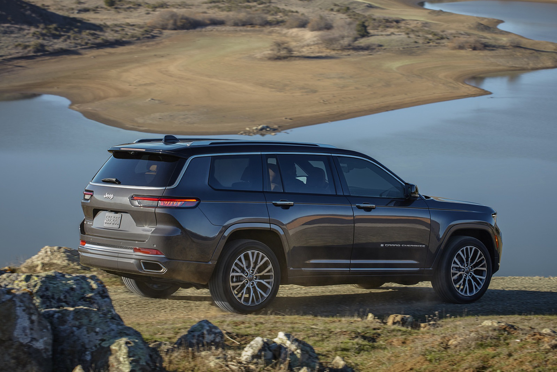 Download 2021 Jeep Grand Cherokee L Summit Reserve - Rear Three-Quarter HD Wallpaper 1921x1281 #30