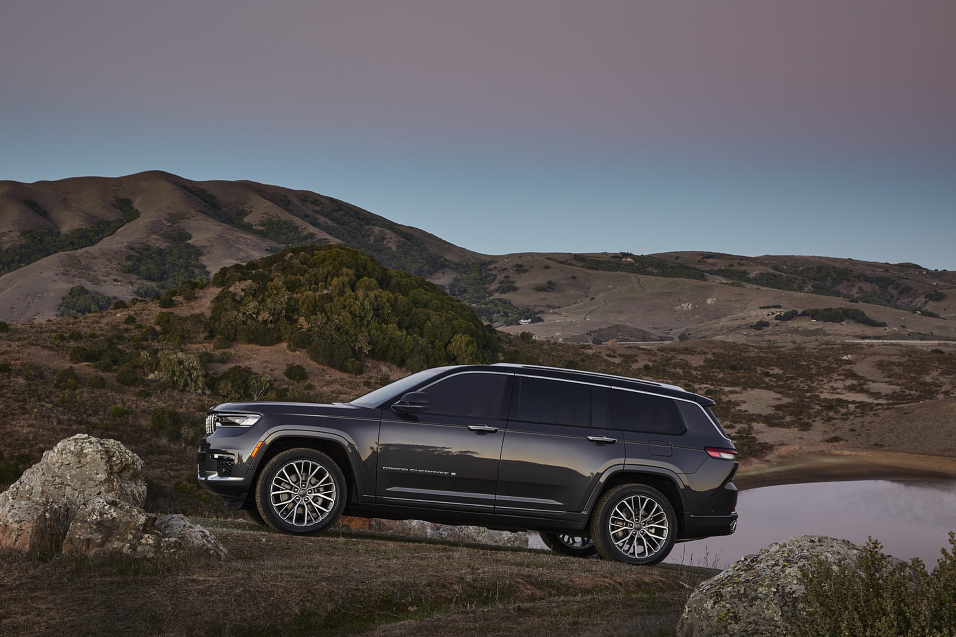 Download 2021 Jeep Grand Cherokee L Summit Reserve - Side HD Wallpaper 1921x1281 #47