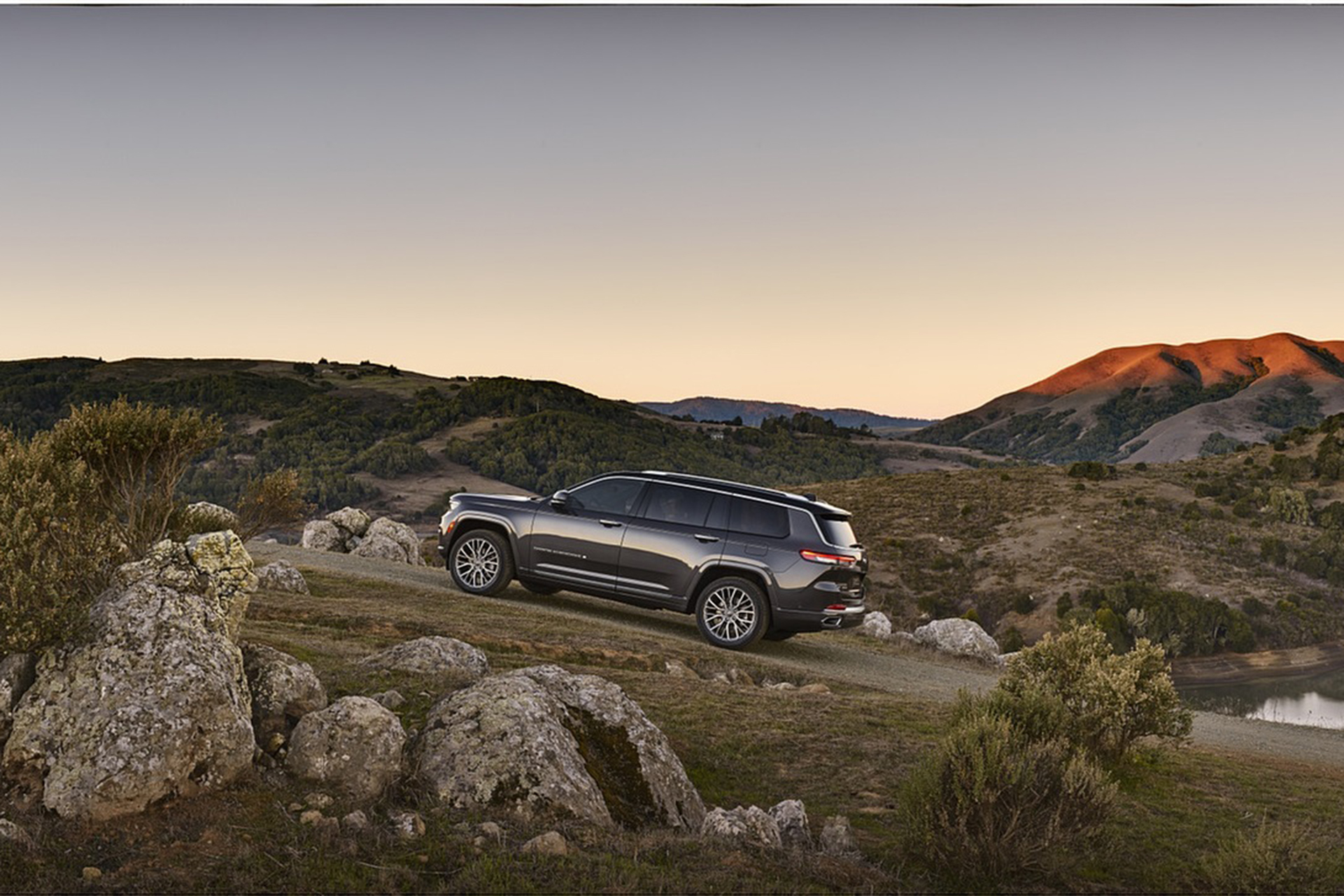 Download 2021 Jeep Grand Cherokee L Summit Reserve - Side HD Wallpaper 1921x1281 #42