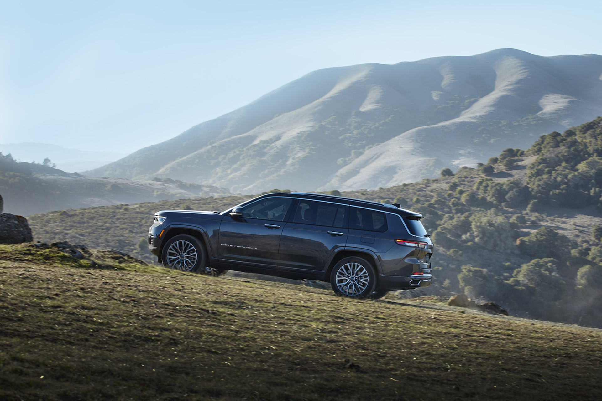 Download 2021 Jeep Grand Cherokee L Summit Reserve - Side HD Wallpaper 1921x1281 #34