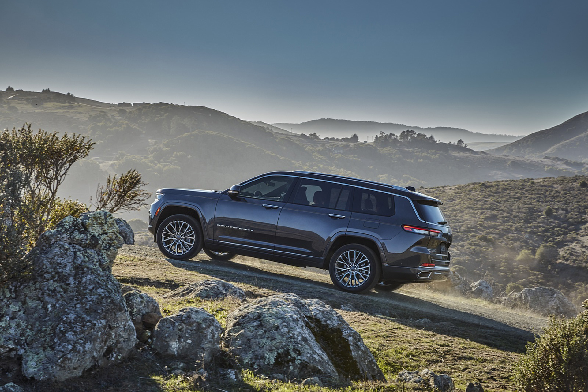 Download 2021 Jeep Grand Cherokee L Summit Reserve - Side HD Wallpaper 1921x1281 #36