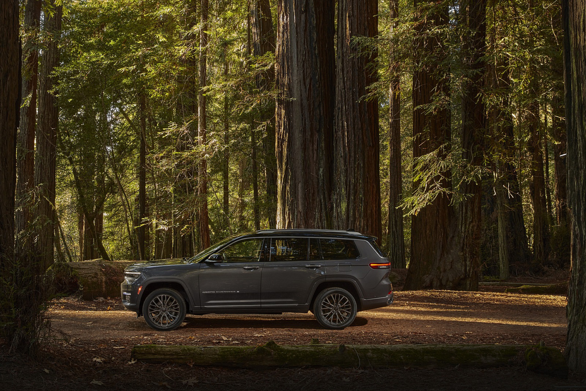 Download 2021 Jeep Grand Cherokee L Summit Reserve - Side HD Wallpaper 1921x1281 #25