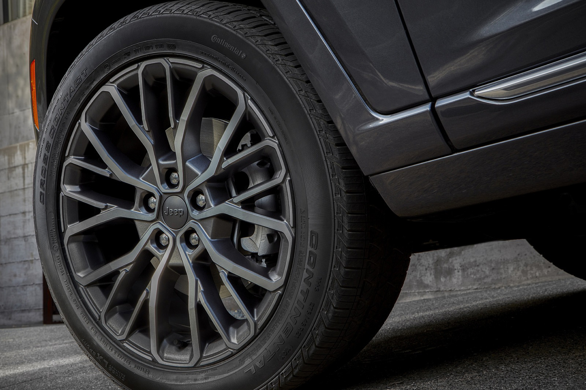 Download 2021 Jeep Grand Cherokee L Summit Reserve - Wheel HD Wallpaper 1921x1280 #66