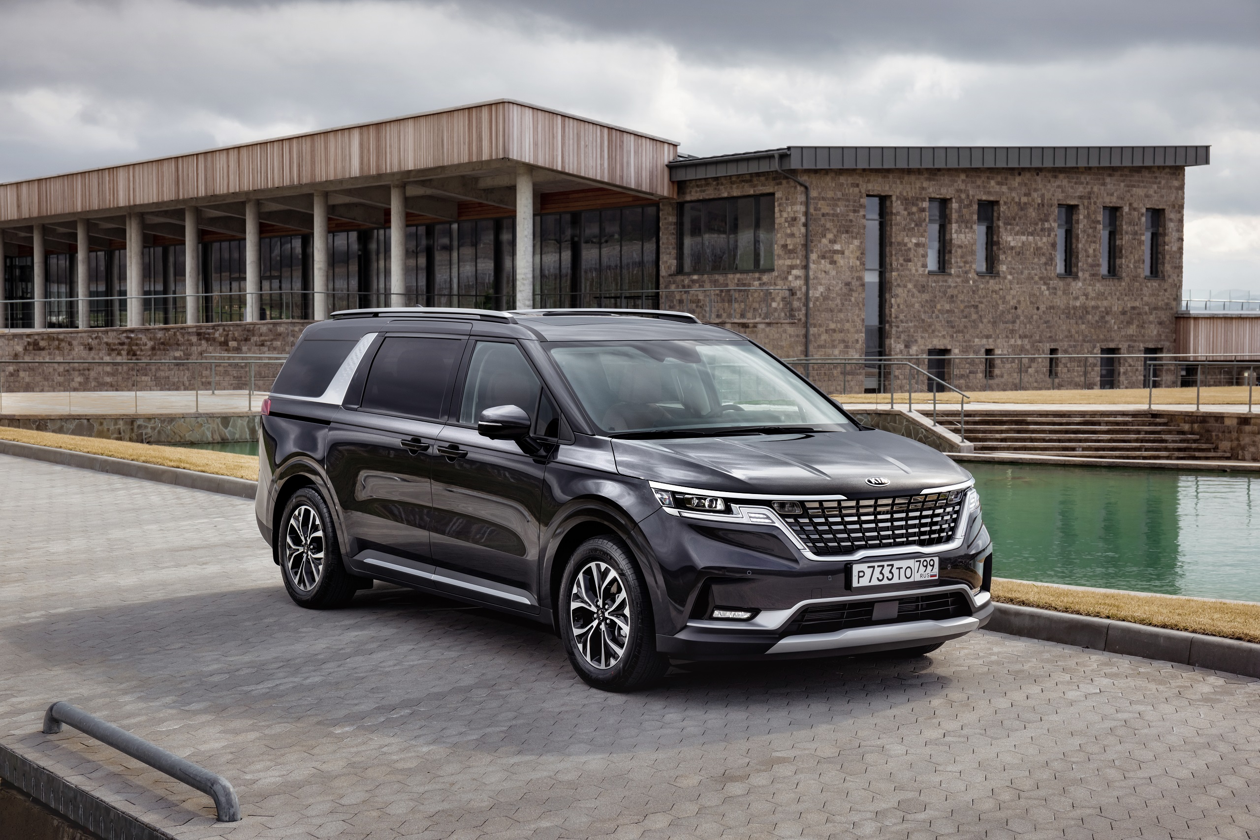 Download 2021 Kia Carnival [CIS-spec] - Front Three-Quarter HD Wallpaper 2560x1707 #2