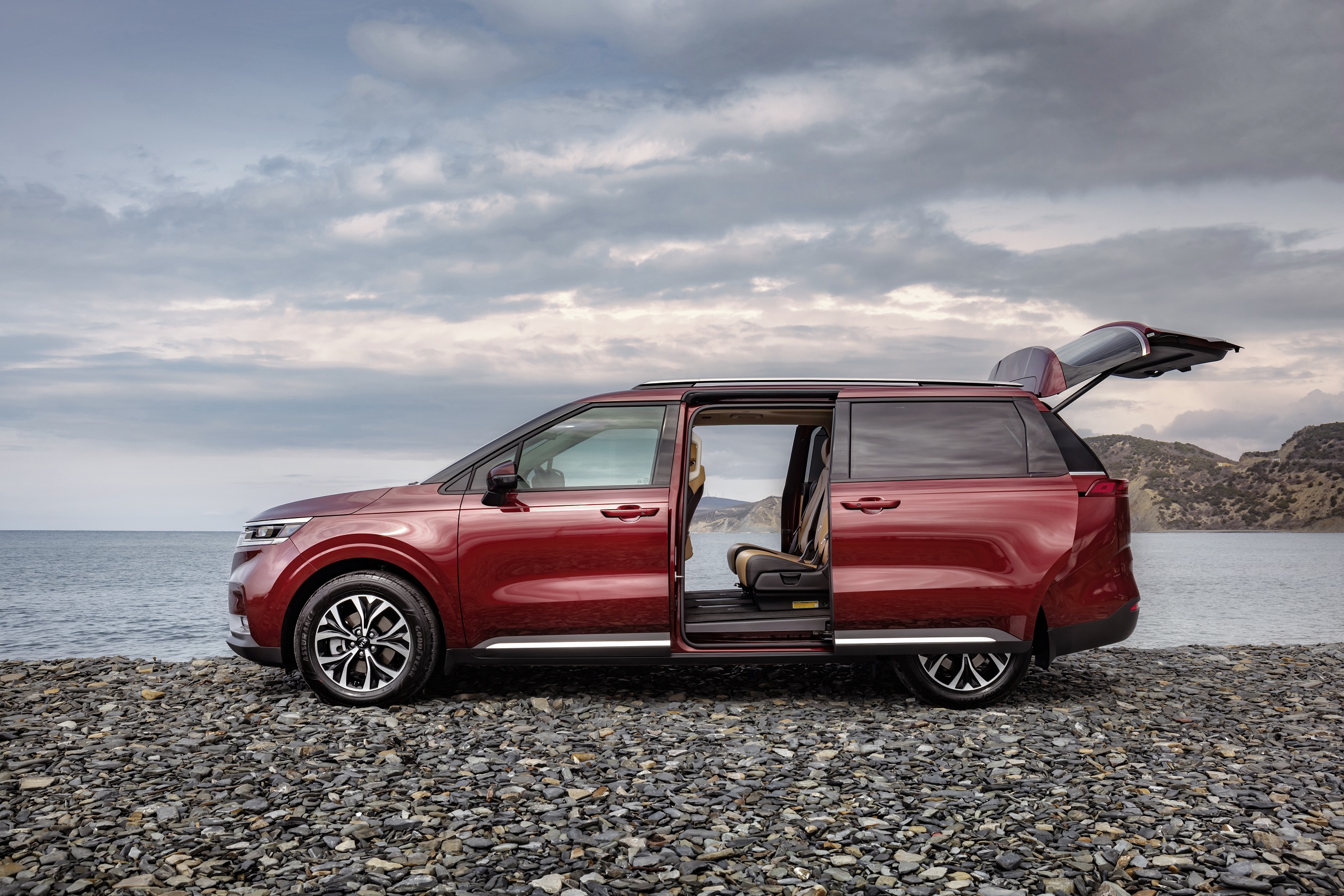 Download 2021 Kia Carnival [CIS-spec] - Side HD Wallpaper 2560x1707 #9