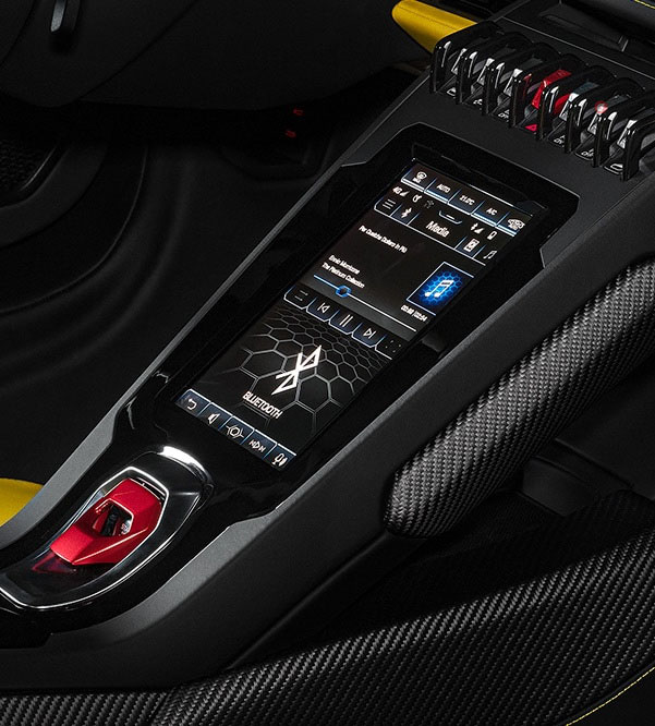 2021 Lamborghini Huracán EVO RWD - Central Console Phone Wallpaper 601x666 #29