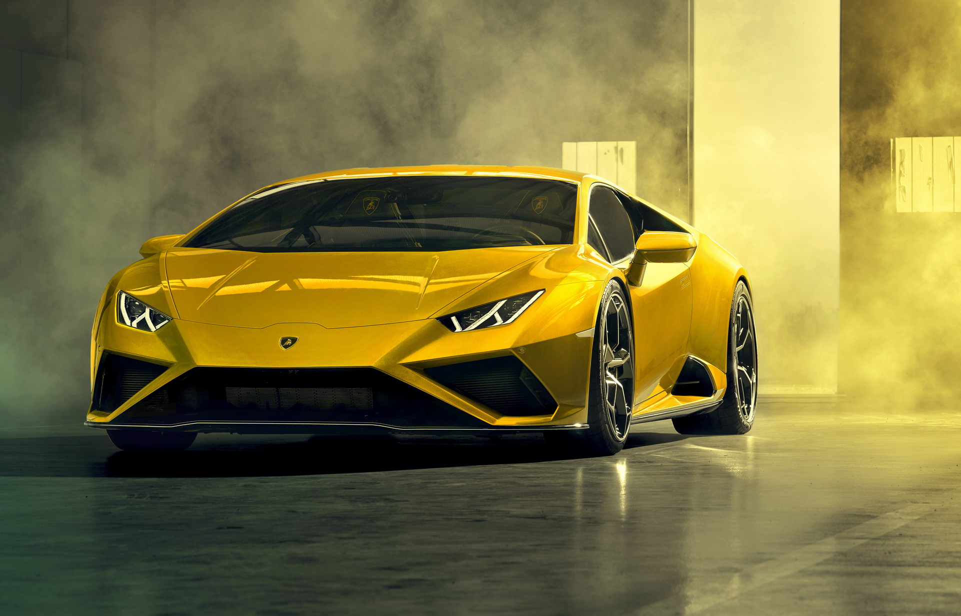Download 2021 Lamborghini Huracán EVO RWD - Front HD Wallpaper 1922x1233 #15