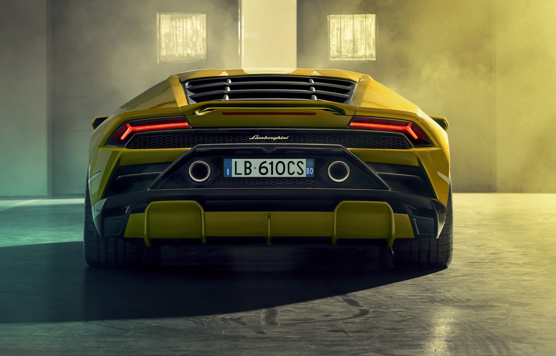 Download 2021 Lamborghini Huracán EVO RWD - Rear HD Wallpaper 1922x1233 #17