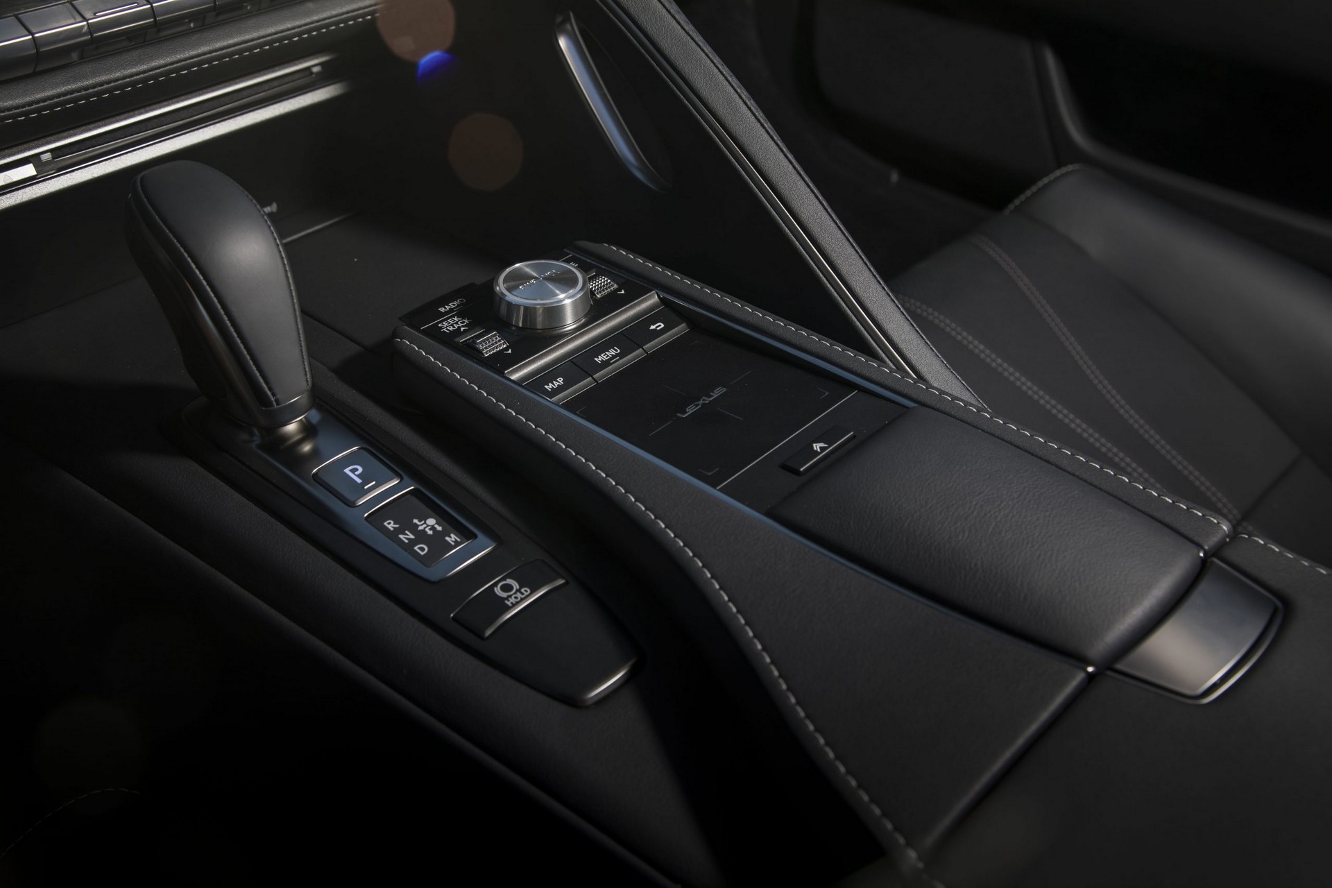 Download 2021 Lexus LC 500 Coupe - Central Console HD Wallpaper 1920x1280 #103