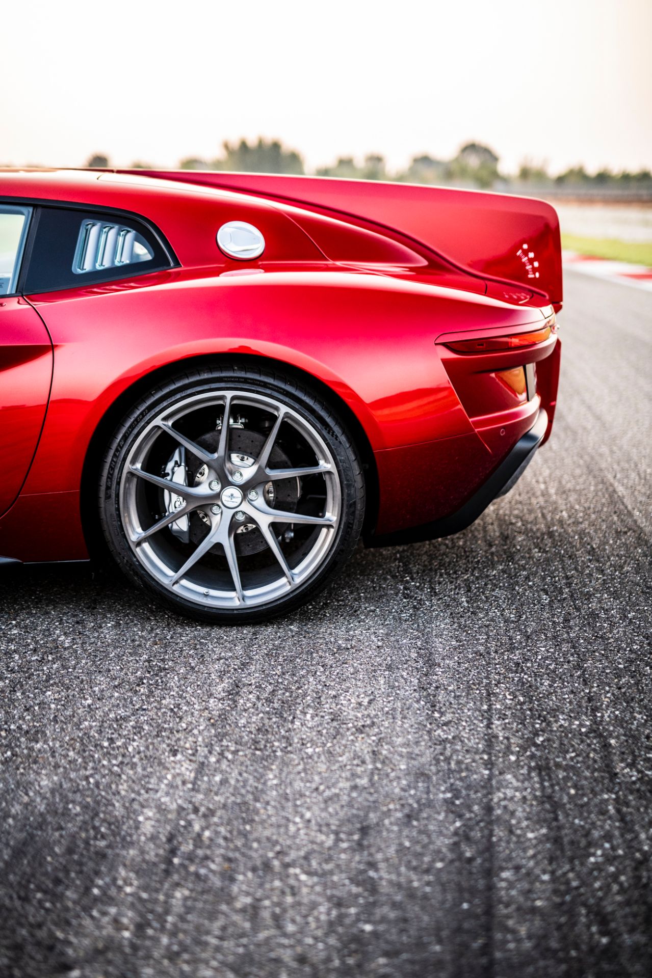 Download 2021 Touring Superleggera Aero 3 - Wheel HD Phone Wallpaper 1279x1920 #44