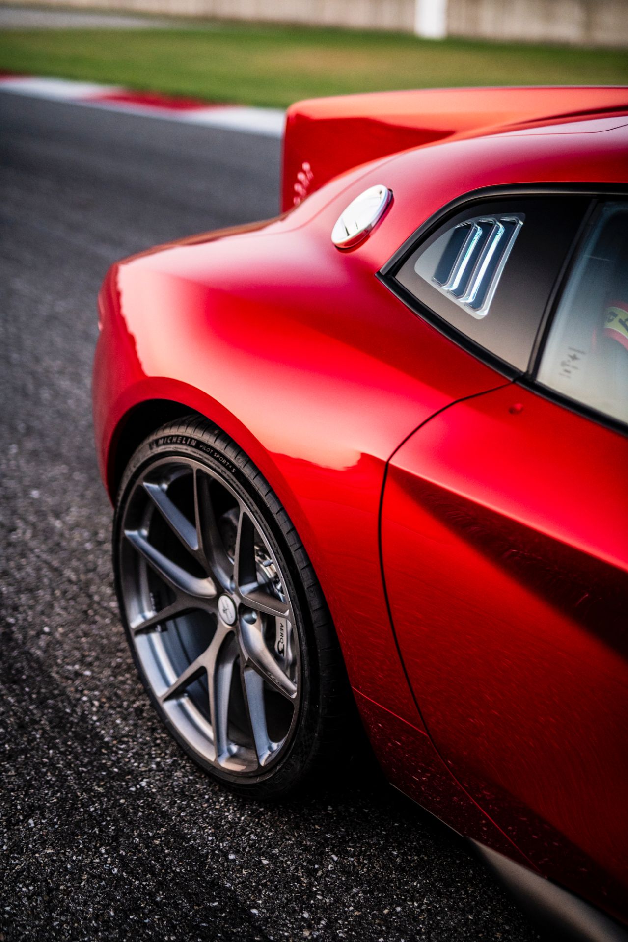 Download 2021 Touring Superleggera Aero 3 - Wheel HD Phone Wallpaper 1279x1920 #43