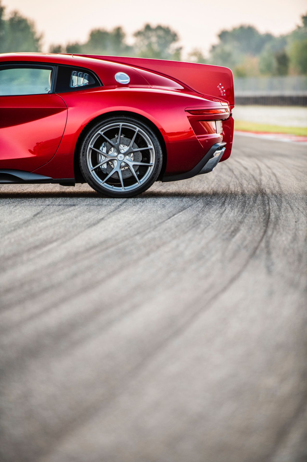 Download 2021 Touring Superleggera Aero 3 - Wheel HD Phone Wallpaper 1279x1920 #33