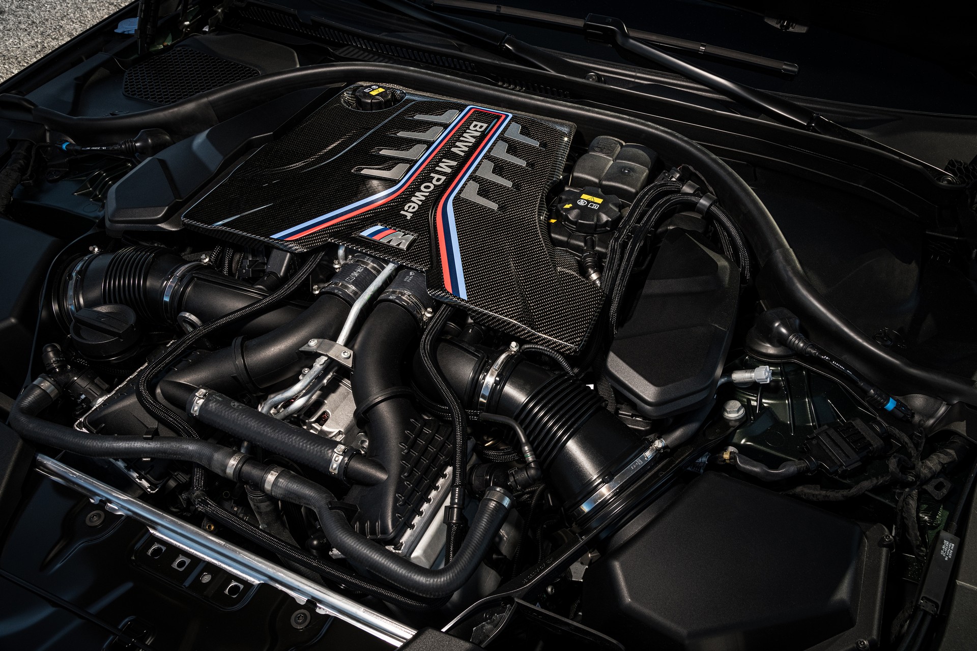 Download 2022 BMW M5 CS - Engine HD Wallpaper 1920x1280 #79