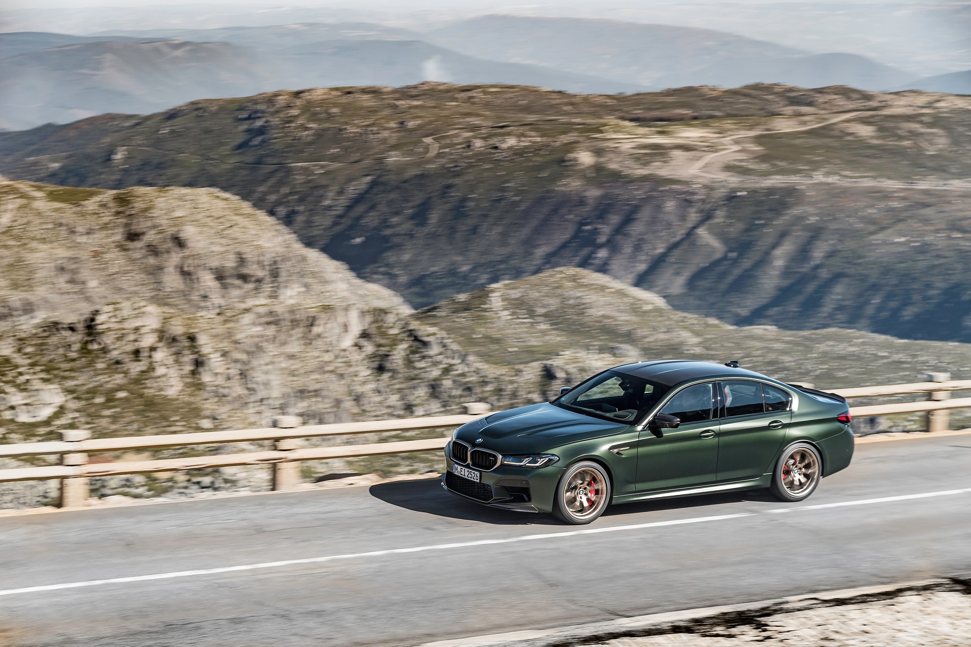 Download 2022 BMW M5 CS - Front Three-Quarter HD Wallpaper 1920x1280 #25