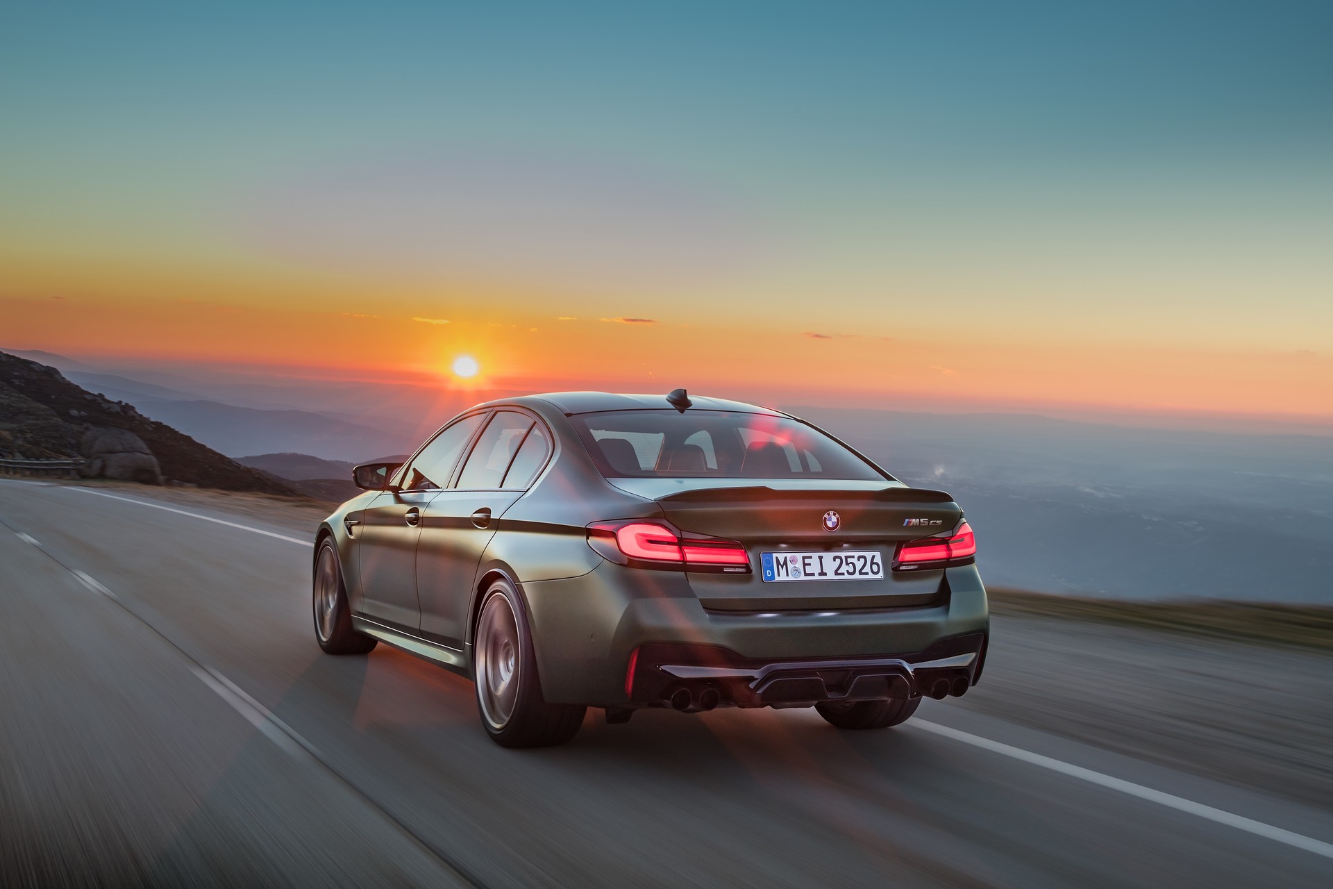 Download 2022 BMW M5 CS - Rear Three-Quarter HD Wallpaper 1920x1280 #18
