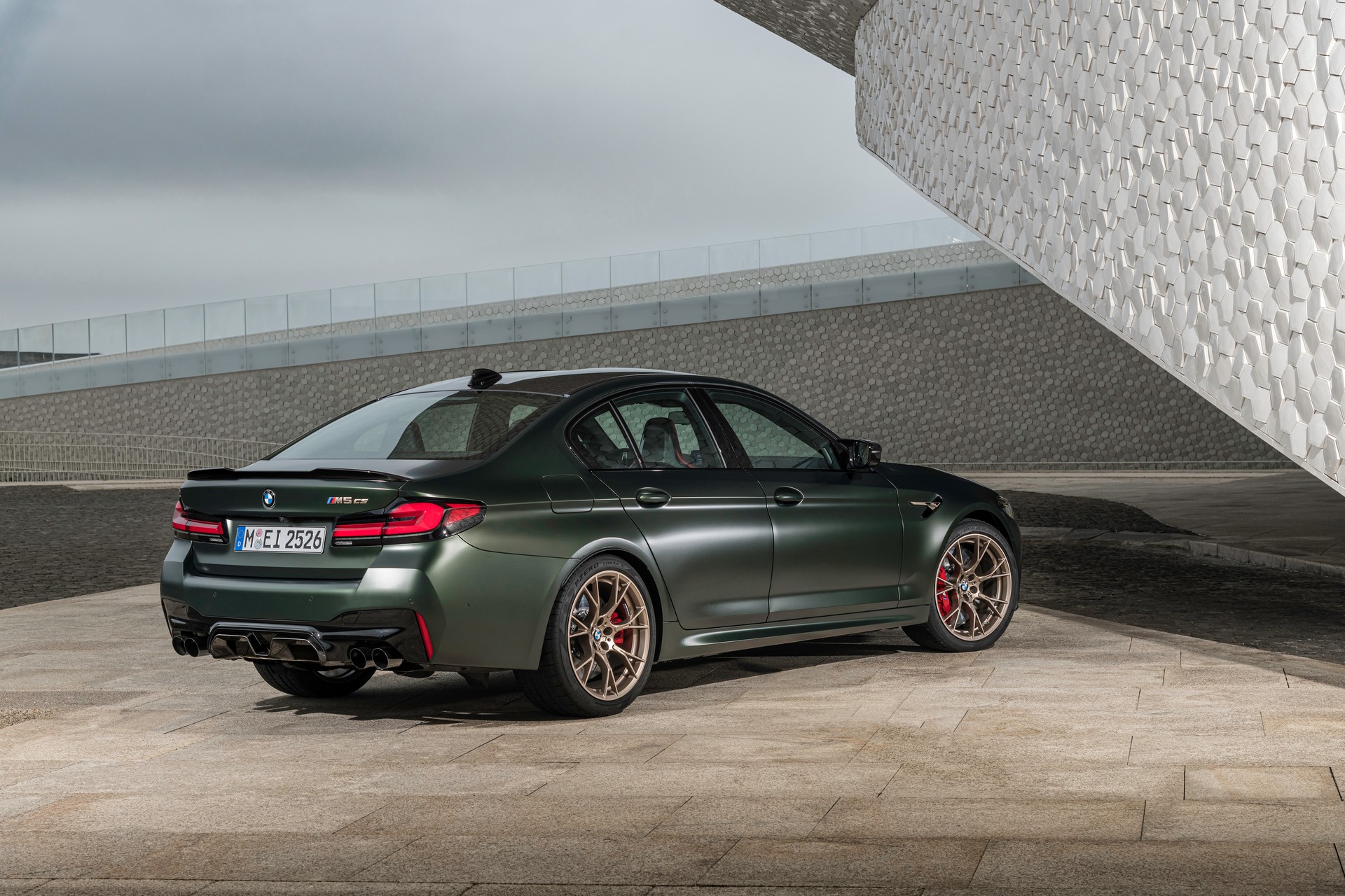 Download 2022 BMW M5 CS - Rear Three-Quarter HD Wallpaper 1920x1280 #54