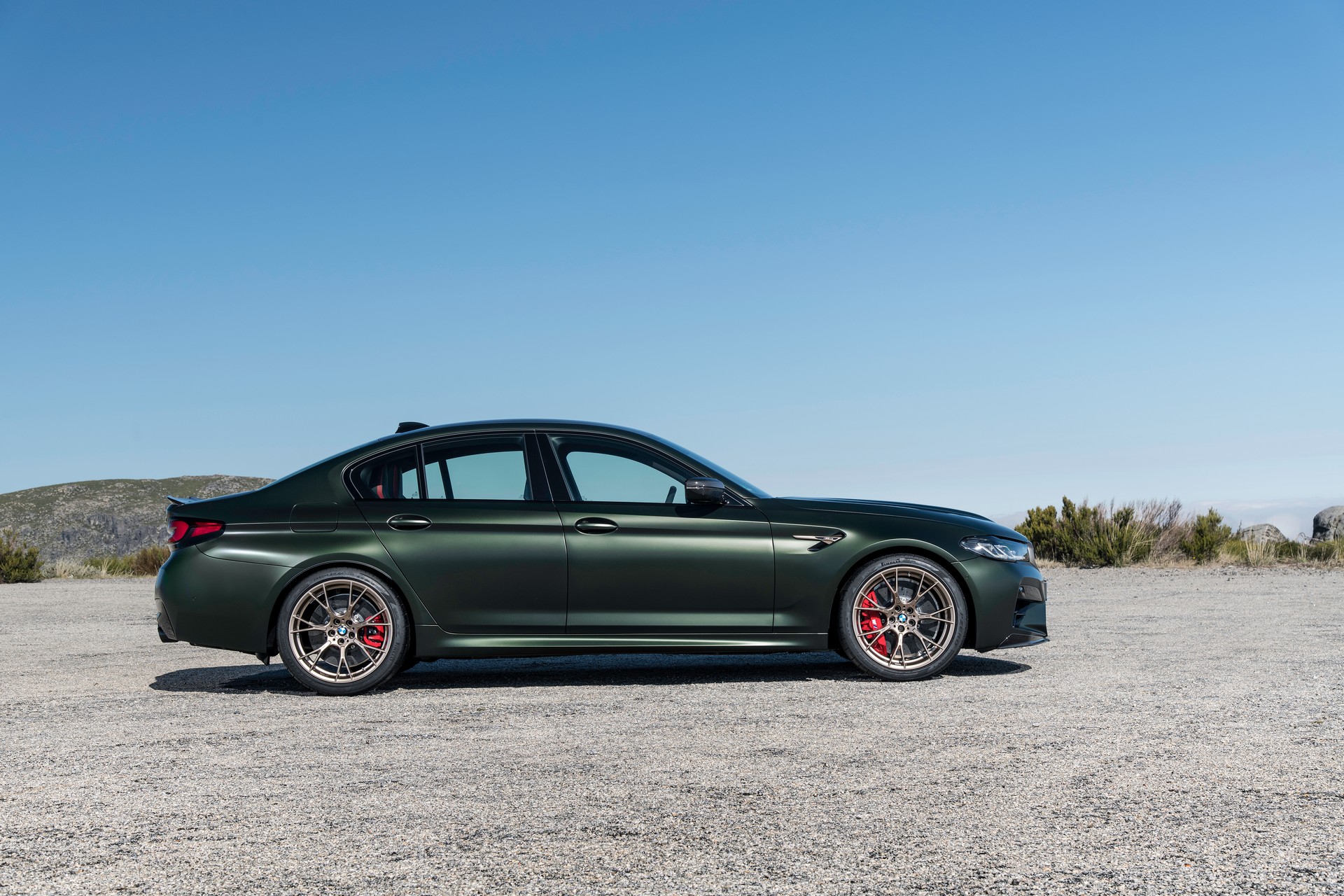 Download 2022 BMW M5 CS - Side HD Wallpaper 1920x1280 #42