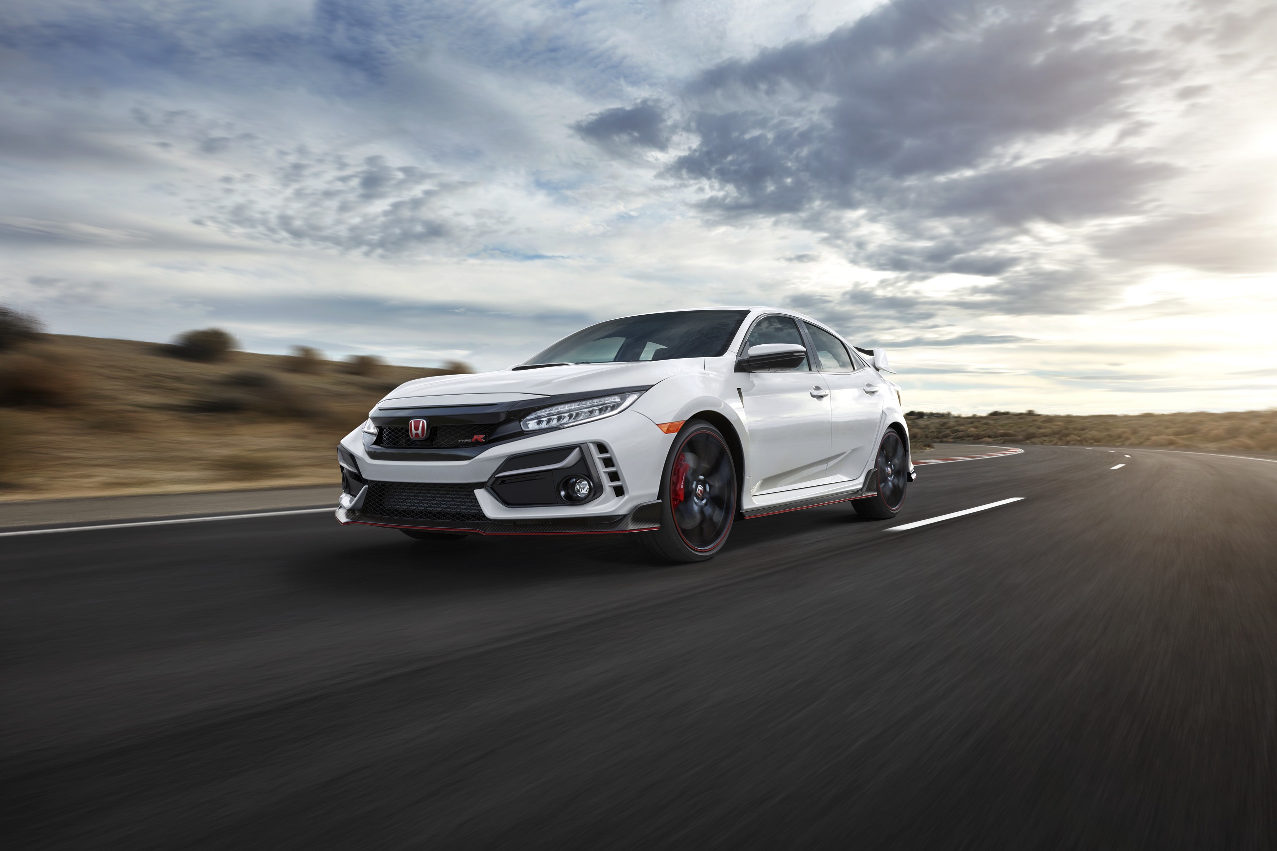 Download 2020 Honda Civic Type R - Front Three-Quarter HD Wallpaper 2560x1706 #49
