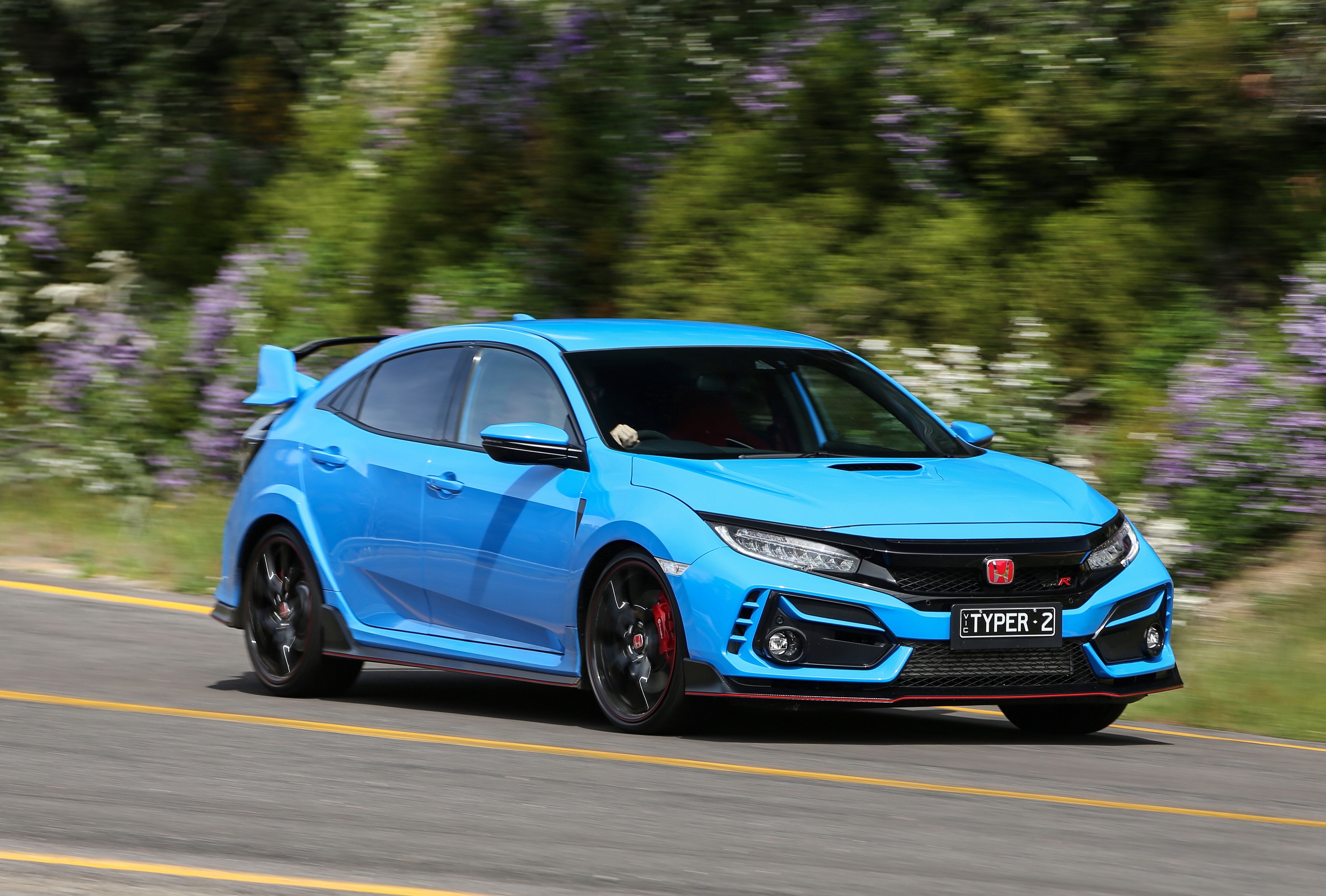 Download 2020 Honda Civic Type R - Front Three-Quarter HD Wallpaper 2560x1730 #9