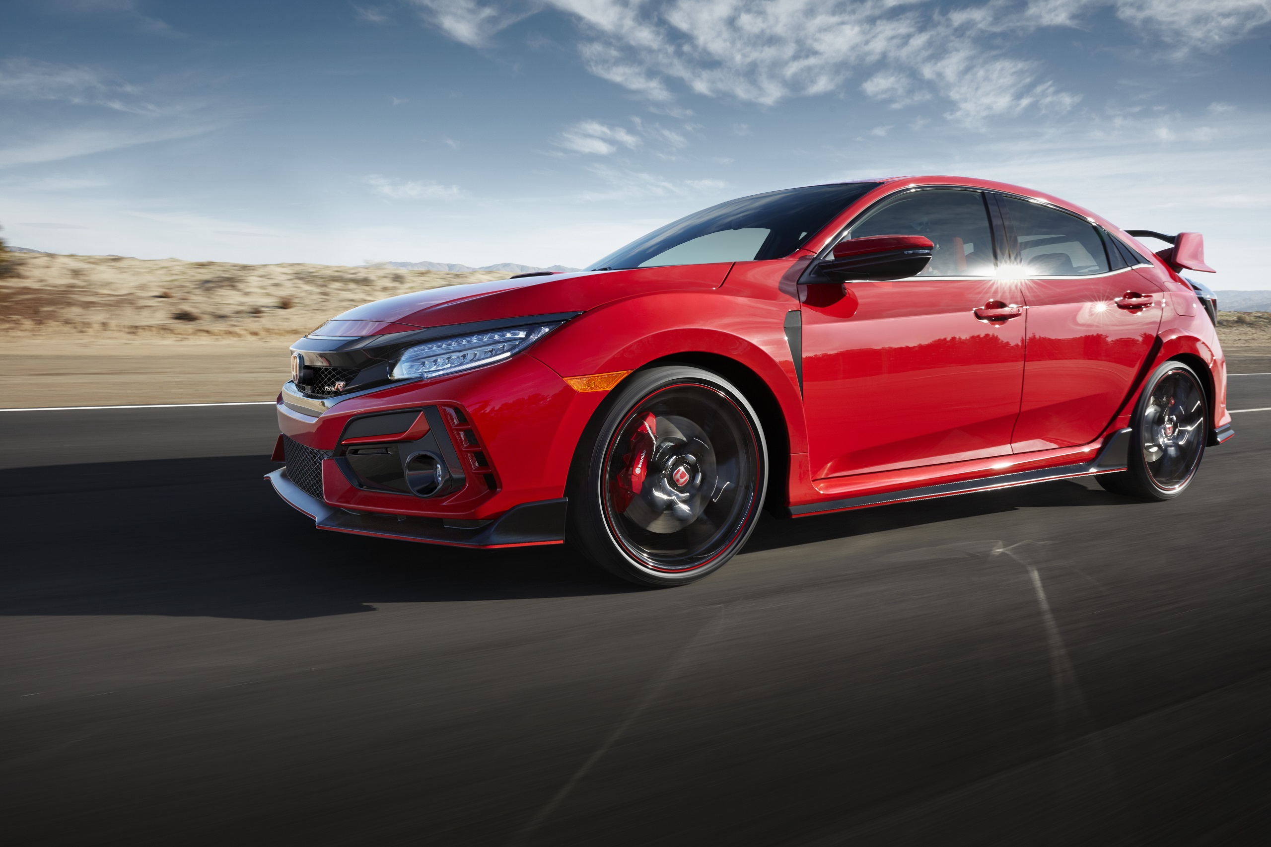 Download 2020 Honda Civic Type R - Front Three-Quarter HD Wallpaper 2560x1706 #50