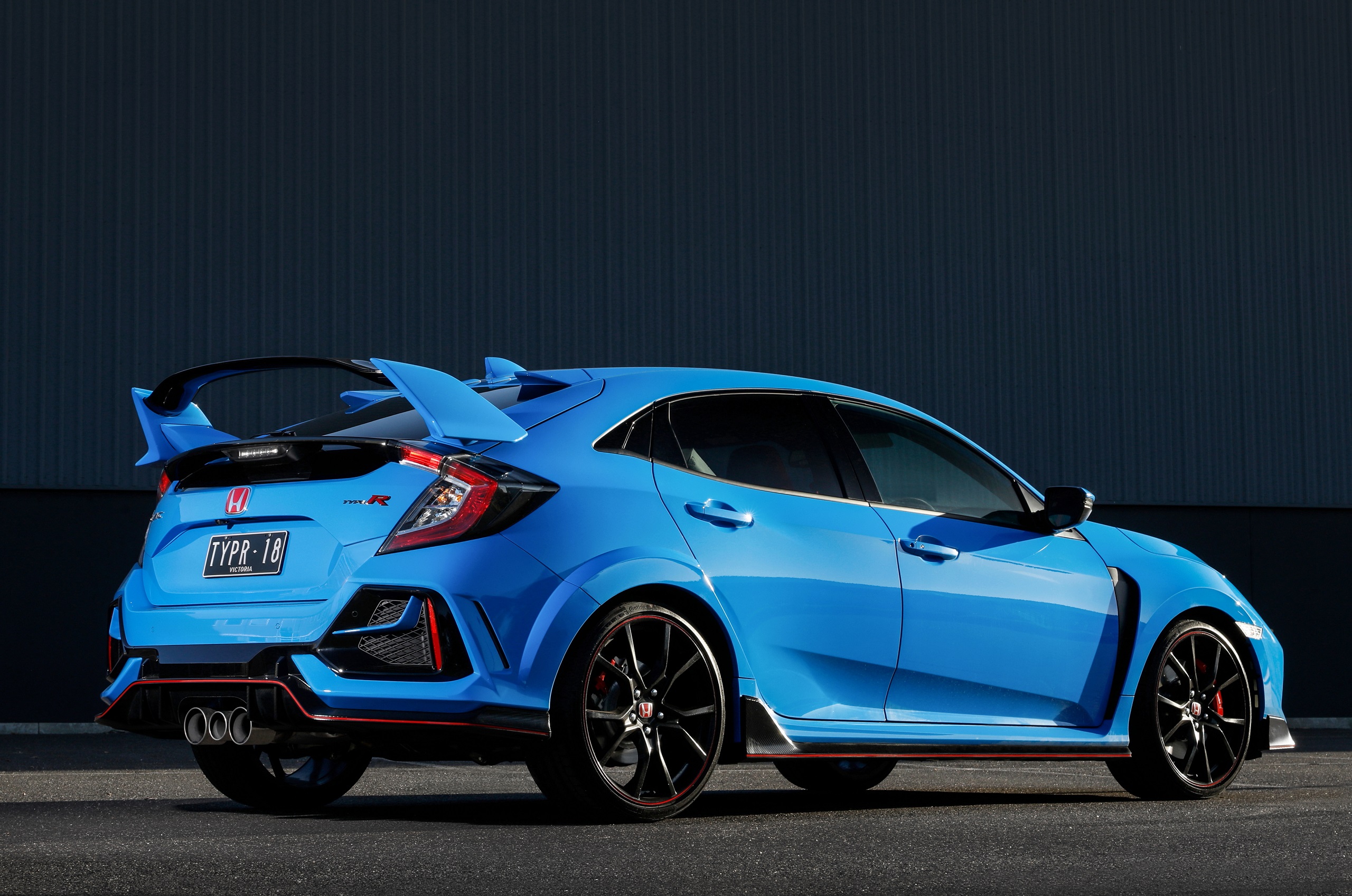 Download 2020 Honda Civic Type R - Rear Three-Quarter HD Wallpaper 2560x1698 #31