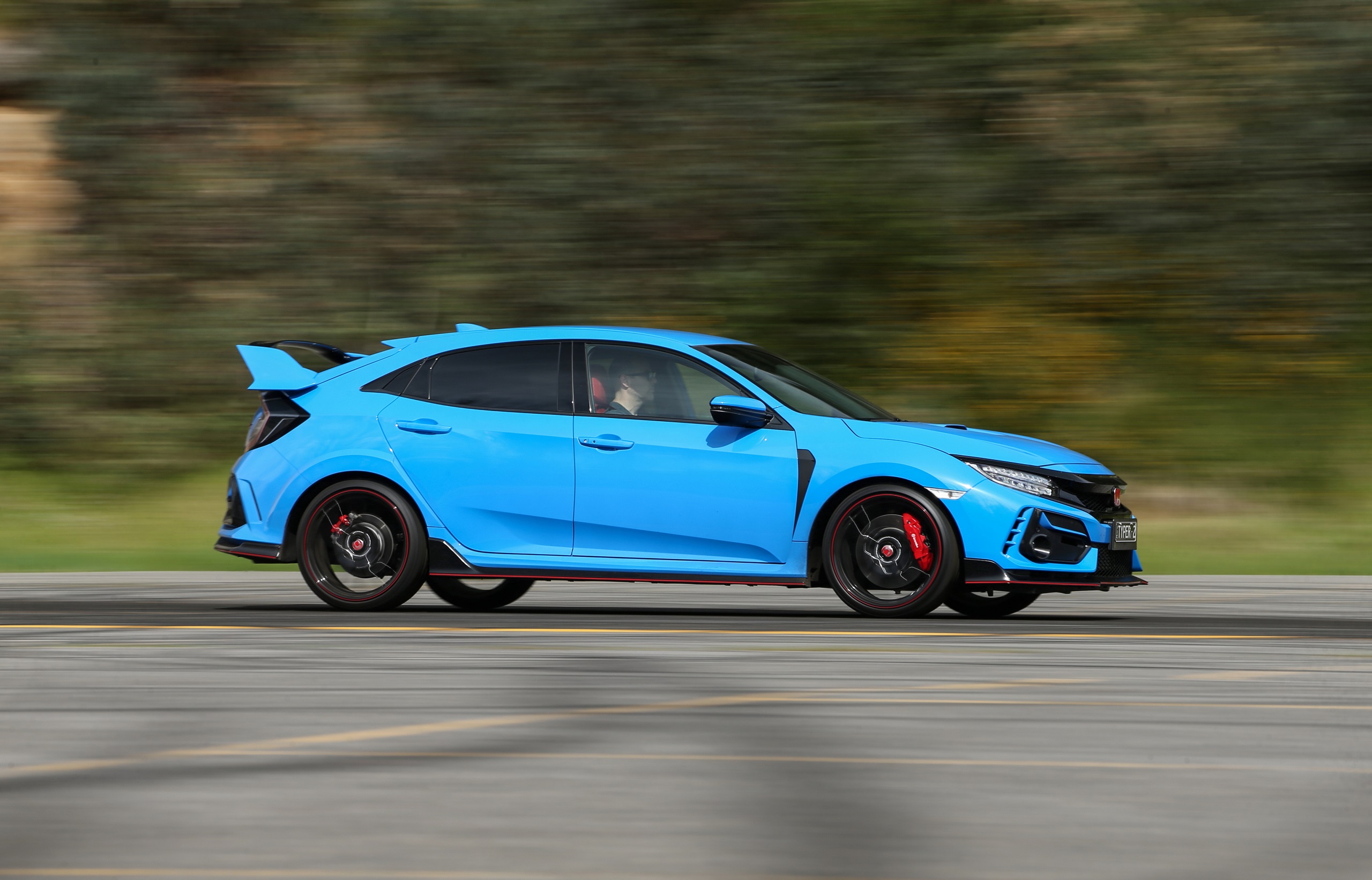 Download 2020 Honda Civic Type R - Side HD Wallpaper 2560x1642 #16