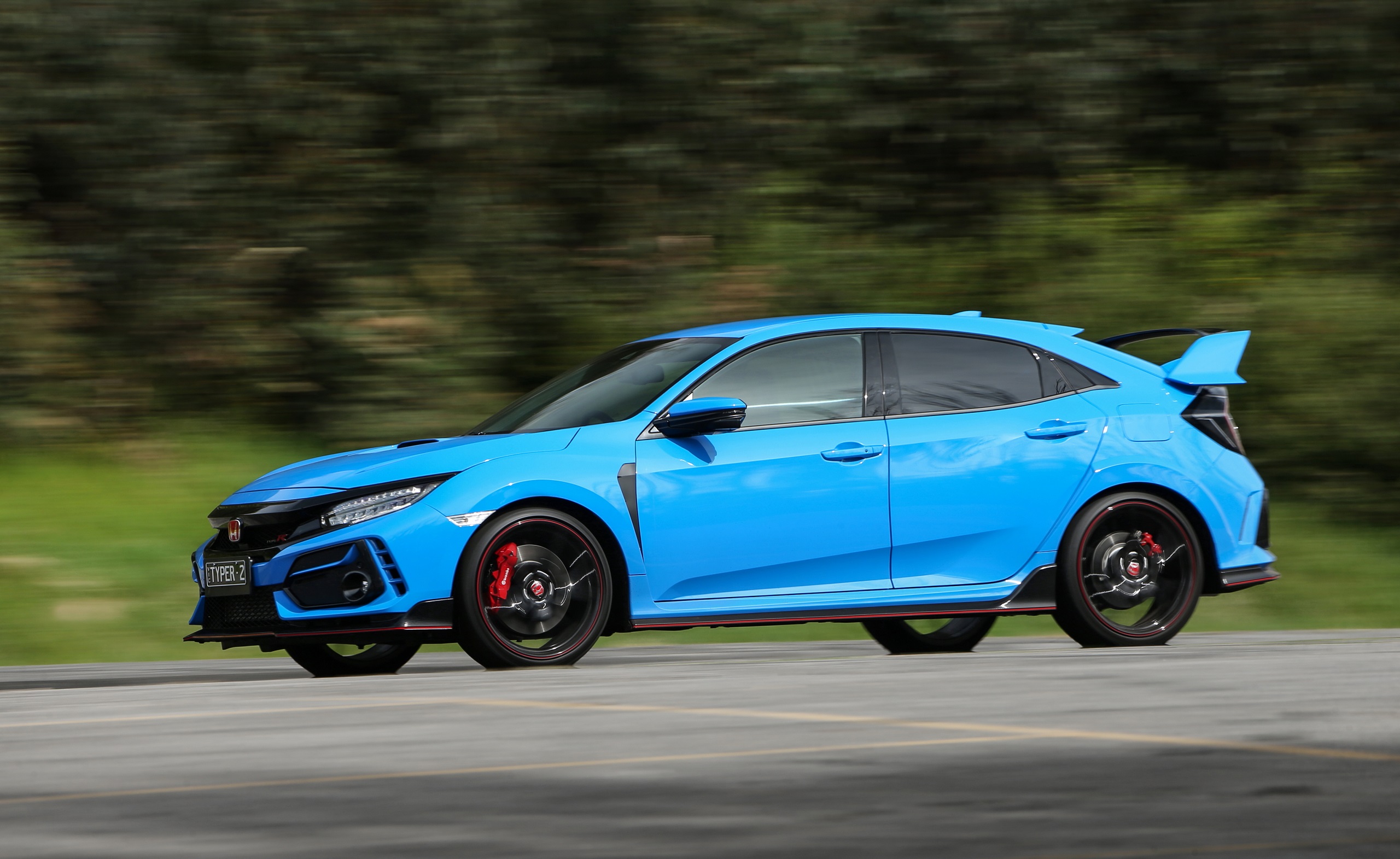 Download 2020 Honda Civic Type R - Side HD Wallpaper 2560x1571 #17