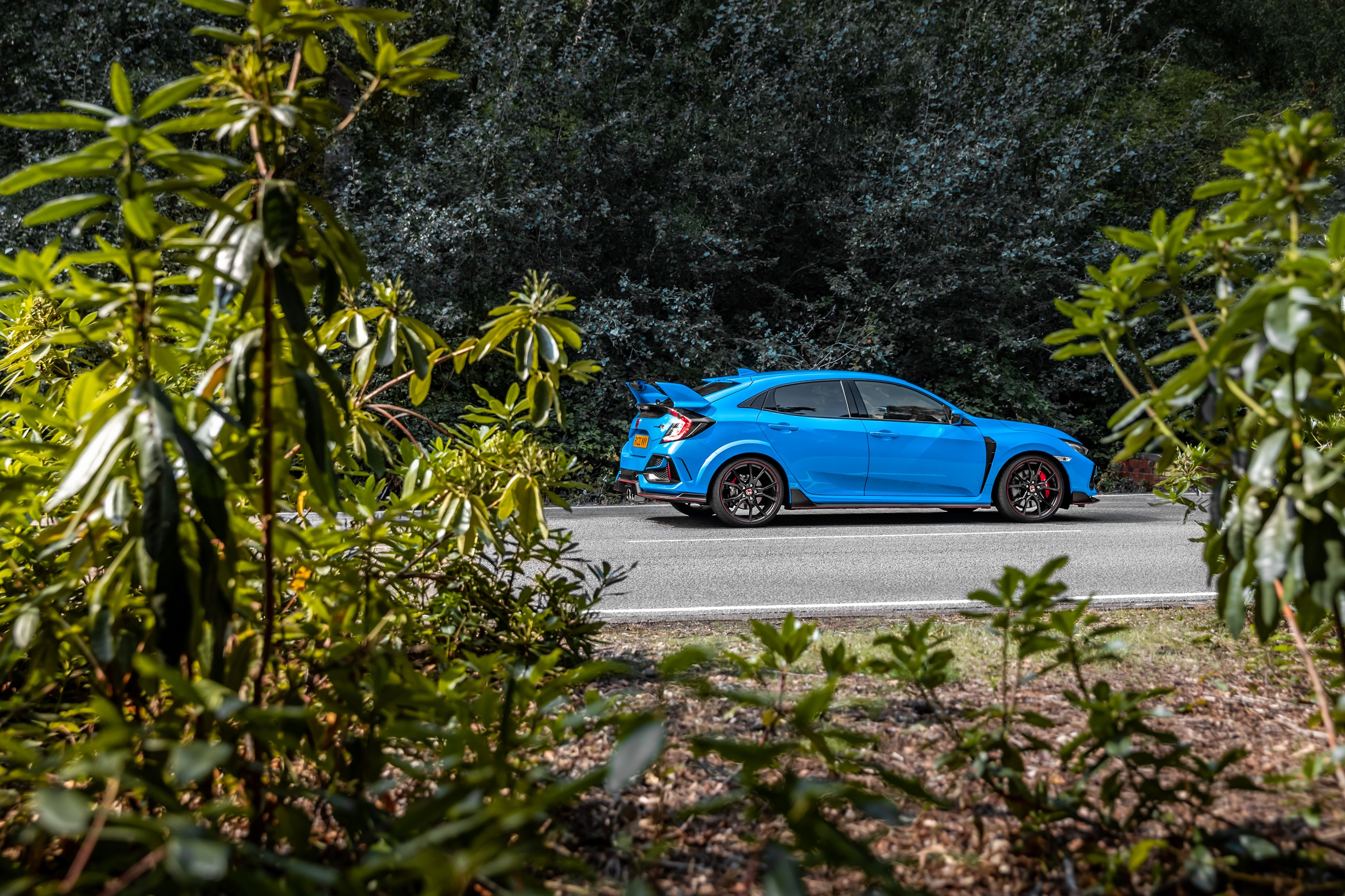 Download 2020 Honda Civic Type R [UK-spec] - Side HD Wallpaper 2560x1706 #14