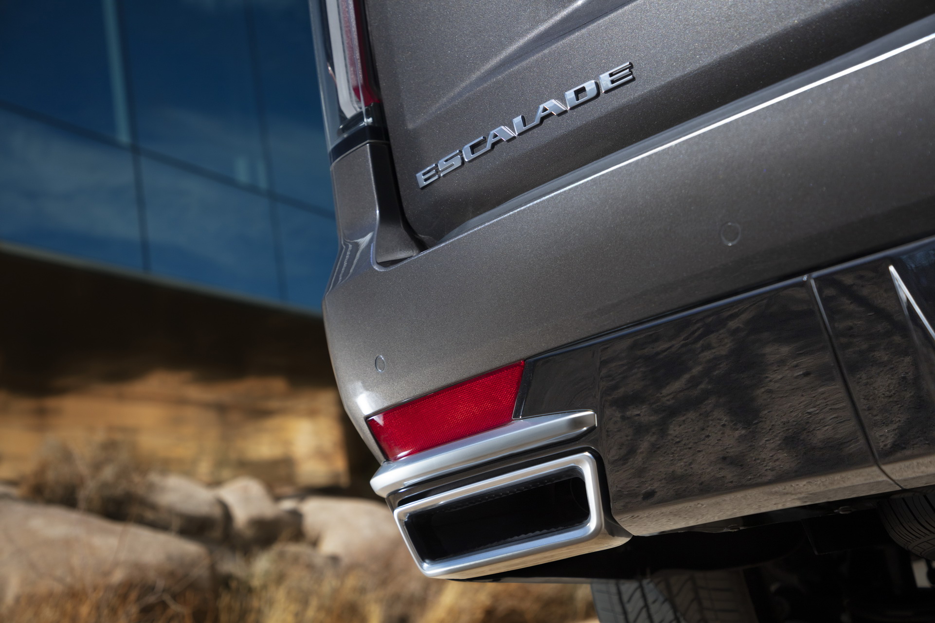 Download 2021 Cadillac Escalade - Exhaust HD Wallpaper 1922x1281 #66