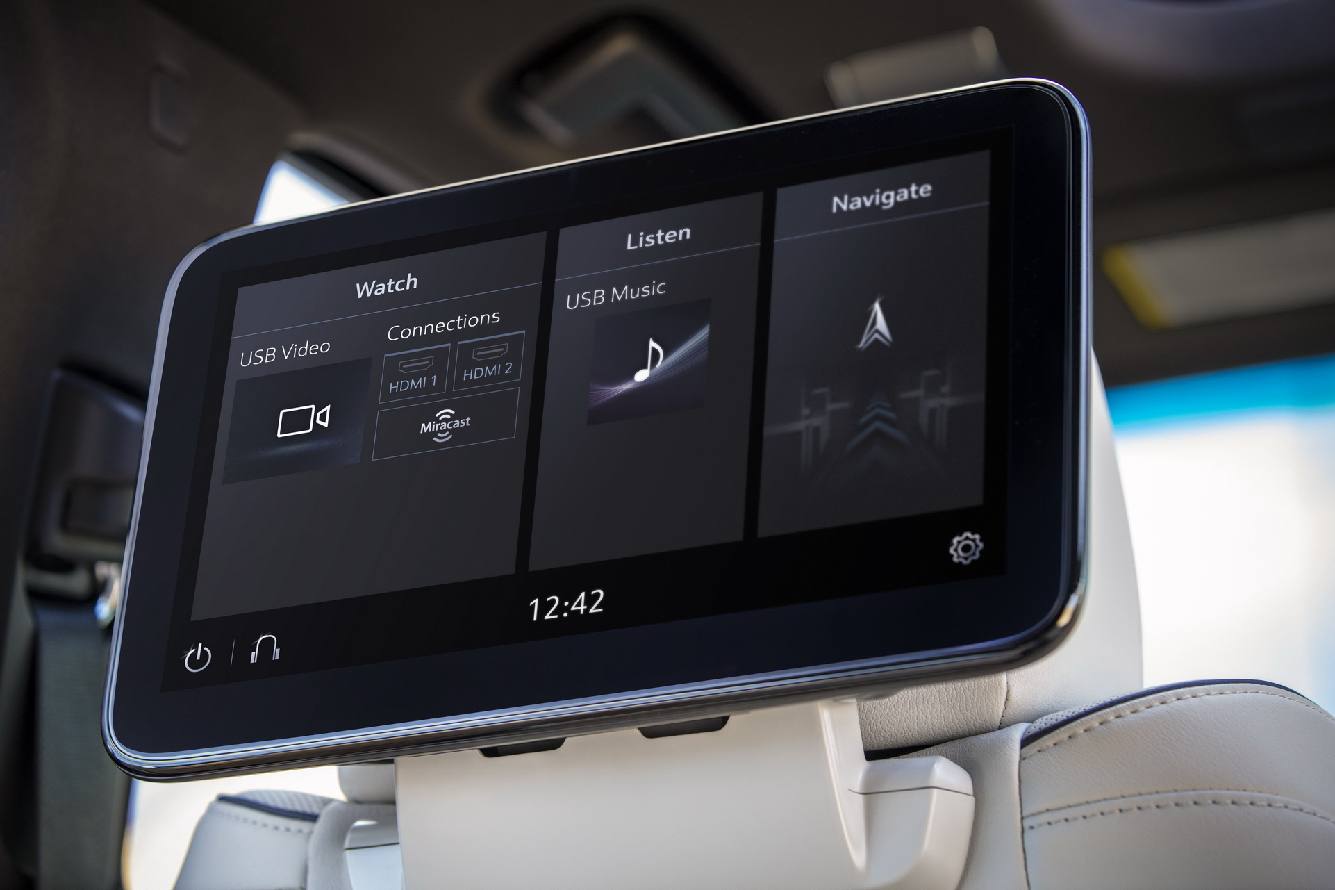 Download 2021 Cadillac Escalade - Interior, Rear Seat Entertainment System HD Wallpaper 1922x1281 #94