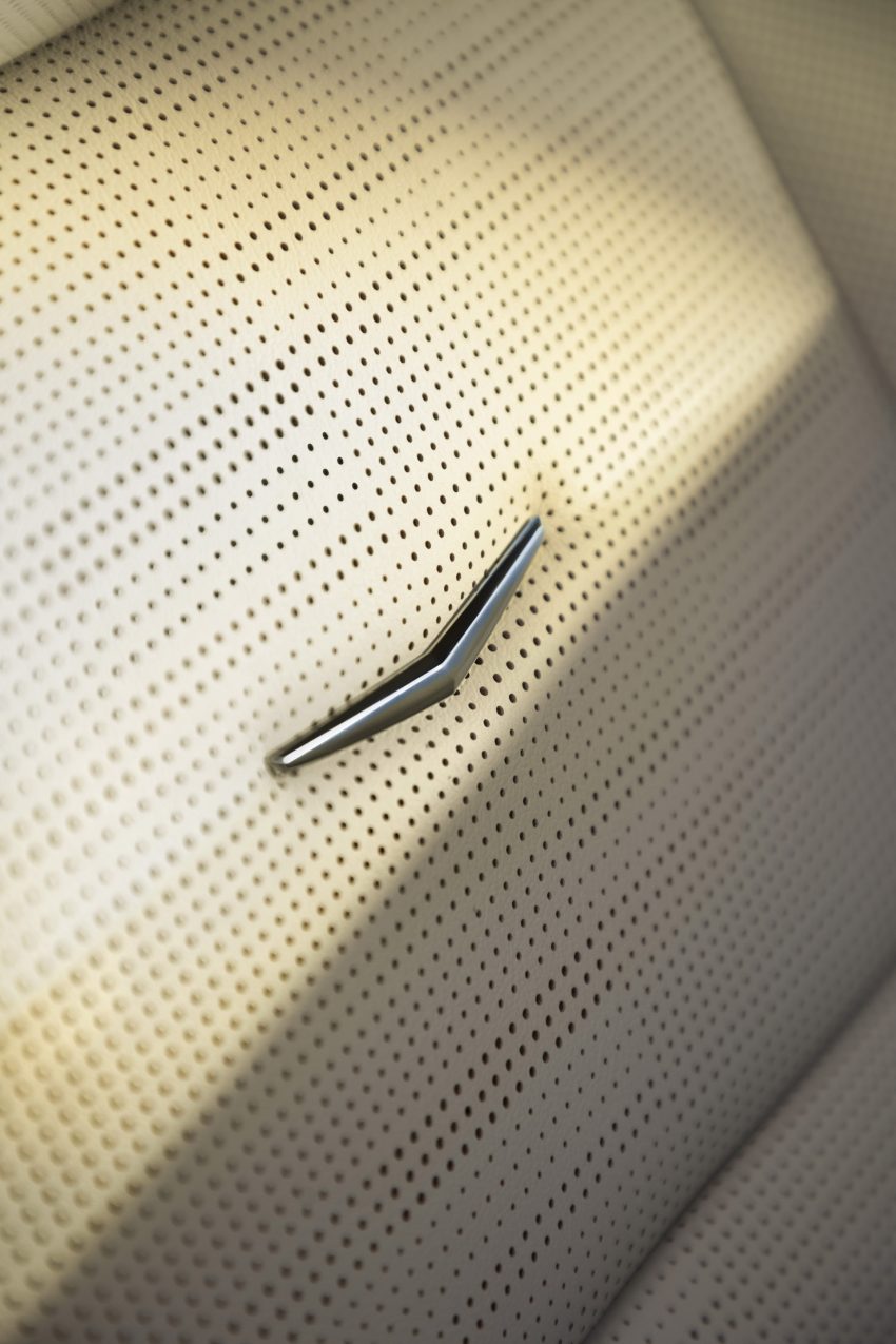 2021 Cadillac Escalade - Interior, Seats Phone Wallpaper 850x1275 #95