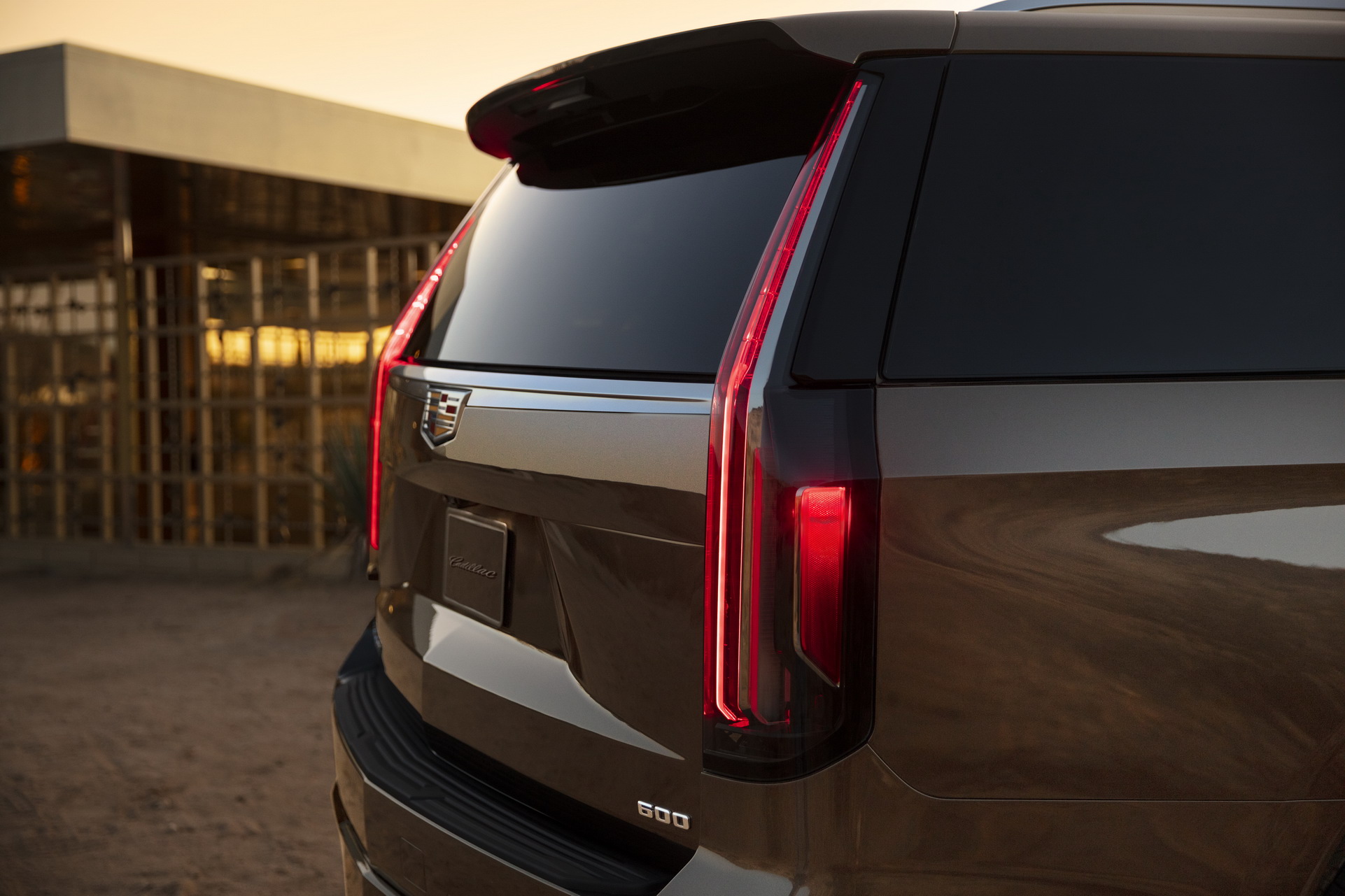 Download 2021 Cadillac Escalade - Tail Light HD Wallpaper 1922x1281 #67