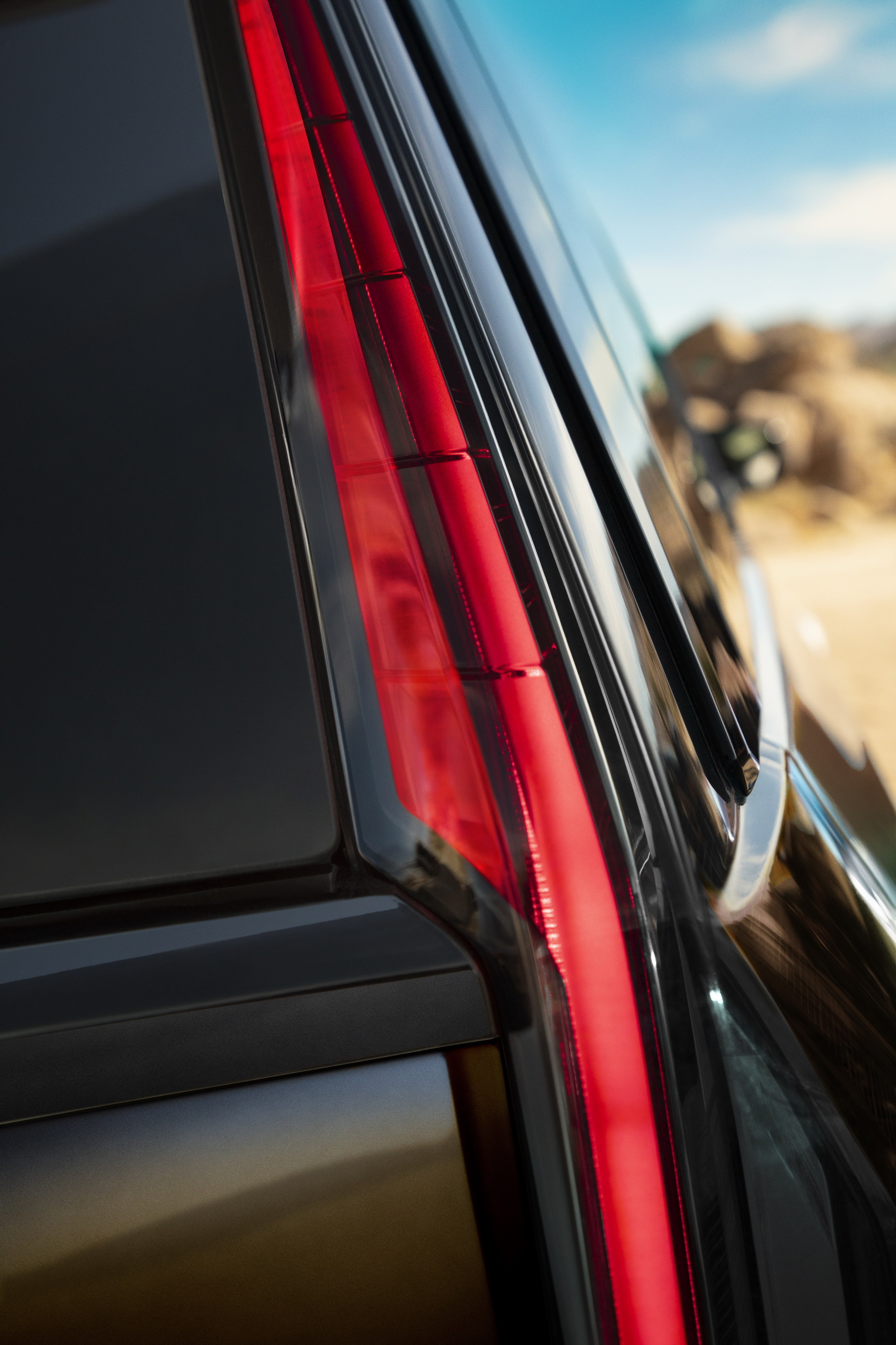 Download 2021 Cadillac Escalade - Tail Light HD Phone Wallpaper 1922x2883 #68