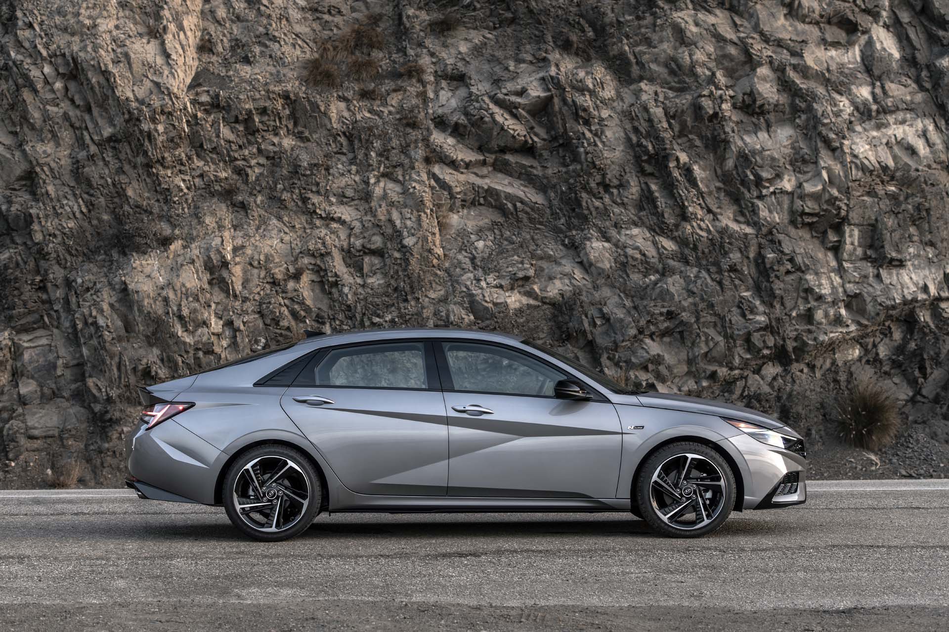 Download 2021 Hyundai Elantra N Line - Side HD Wallpaper 1920x1280 #75