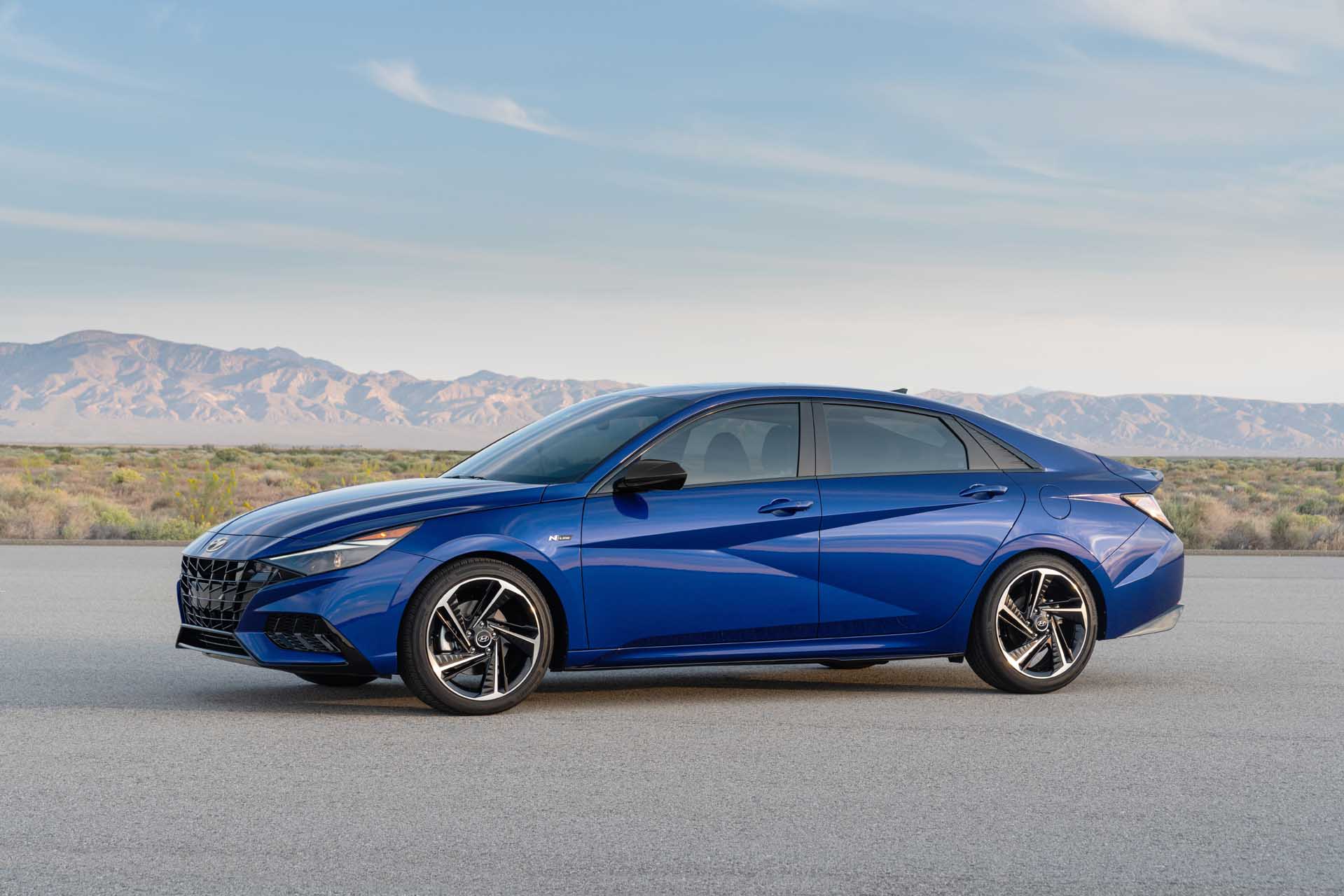 Download 2021 Hyundai Elantra N Line - Side HD Wallpaper 1919x1280 #25