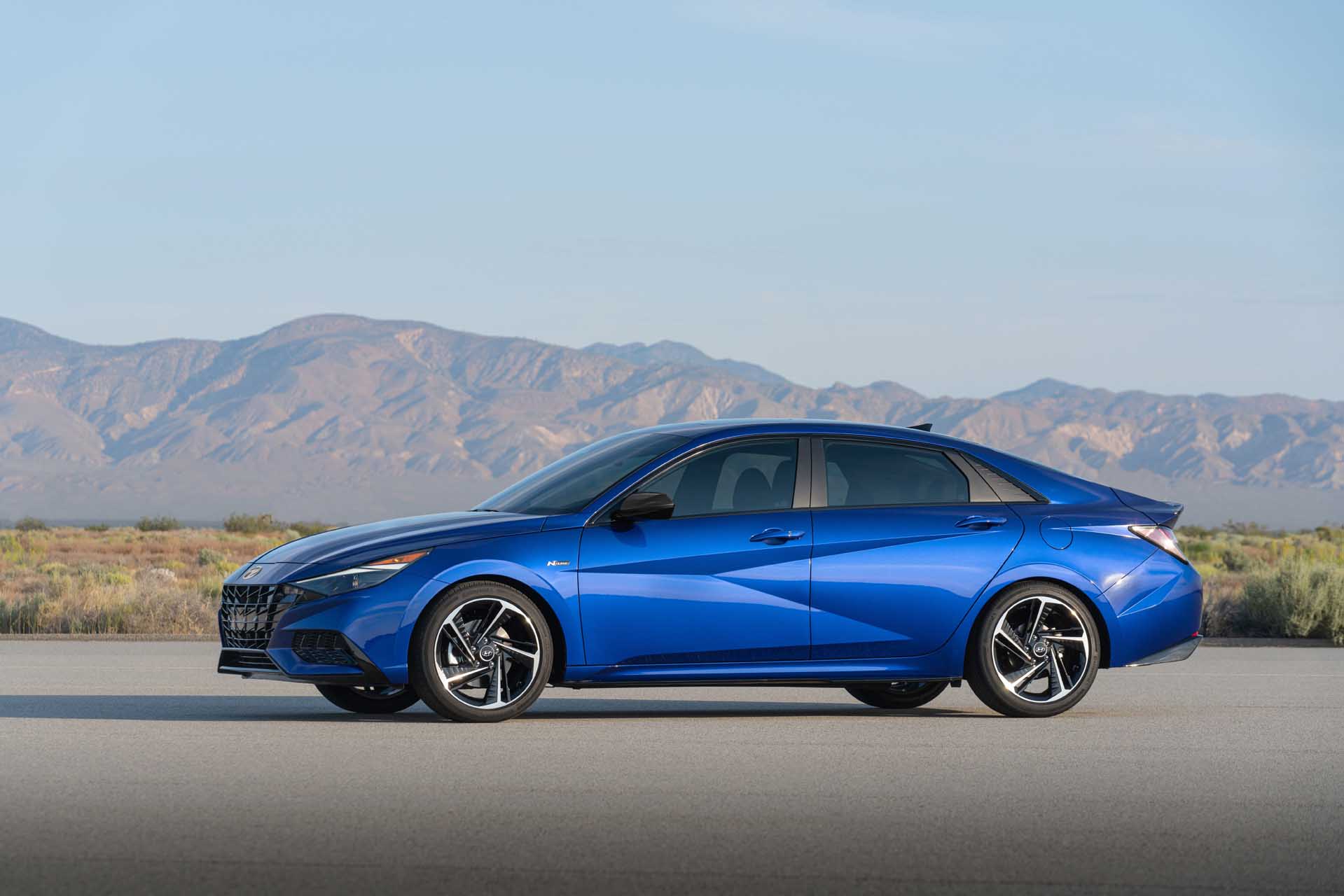 Download 2021 Hyundai Elantra N Line - Side HD Wallpaper 1919x1280 #27