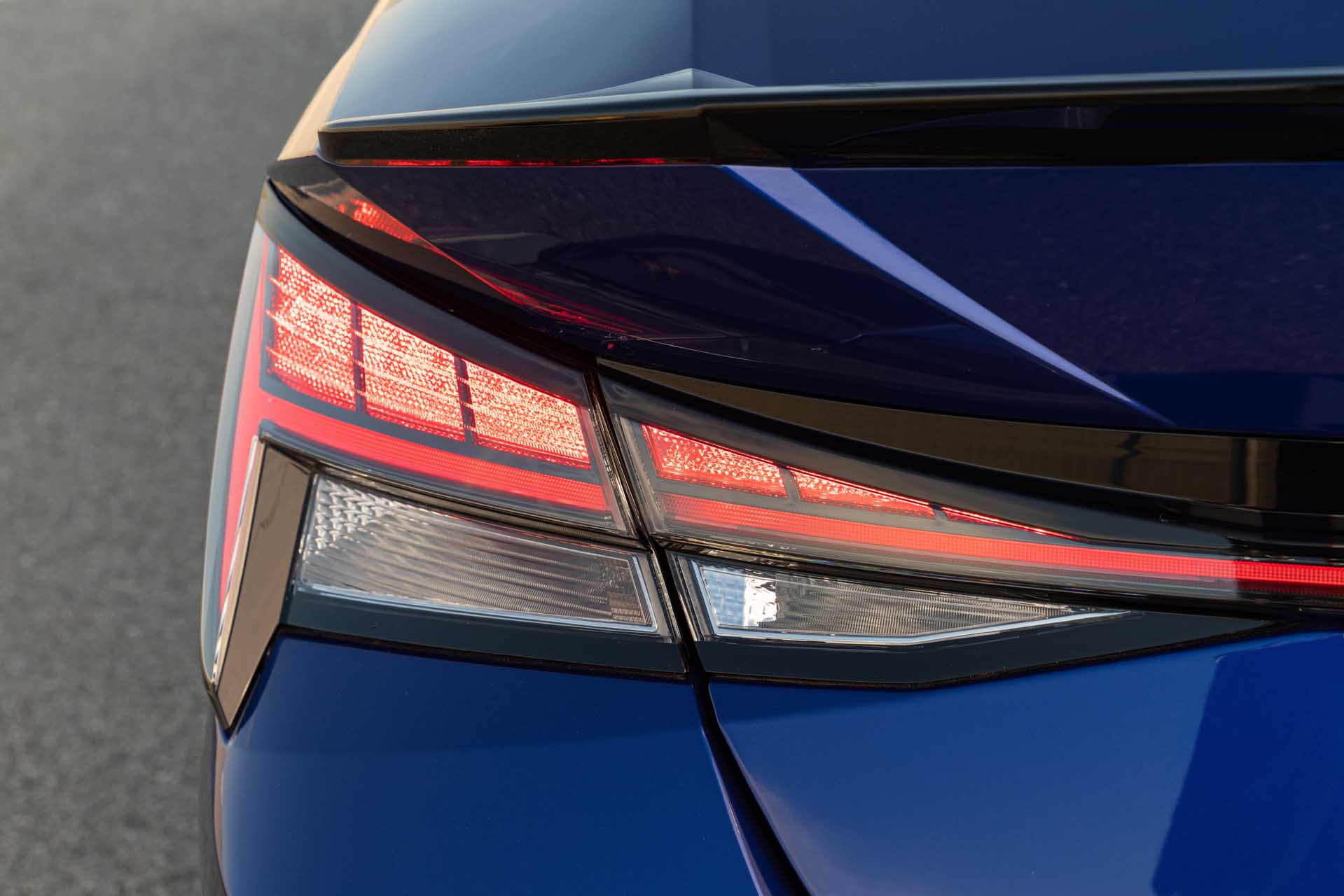 Download 2021 Hyundai Elantra N Line - Tail Light HD Wallpaper 1919x1280 #37