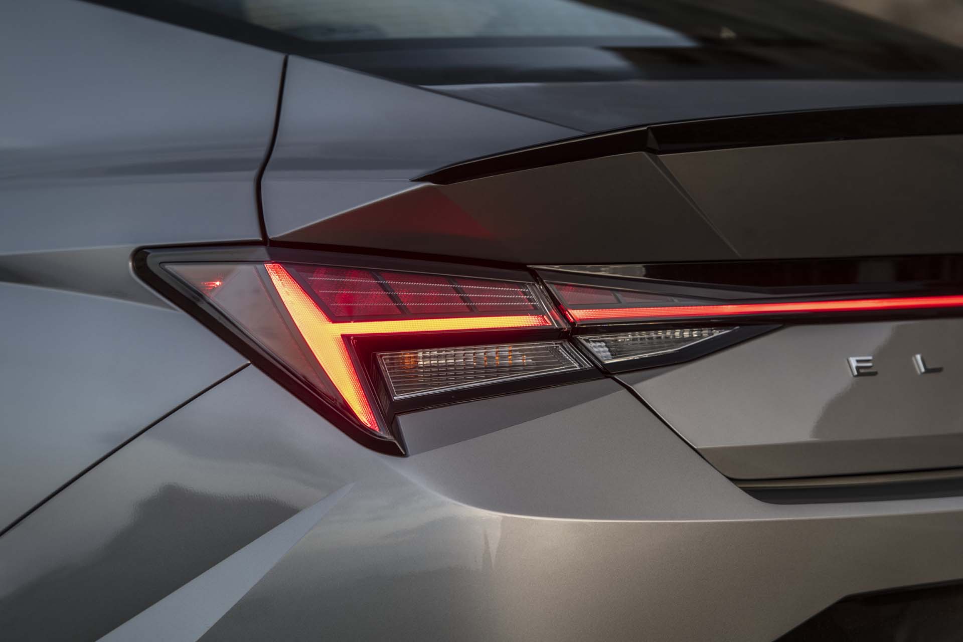 Download 2021 Hyundai Elantra N Line - Tail Light HD Wallpaper 1920x1280 #87